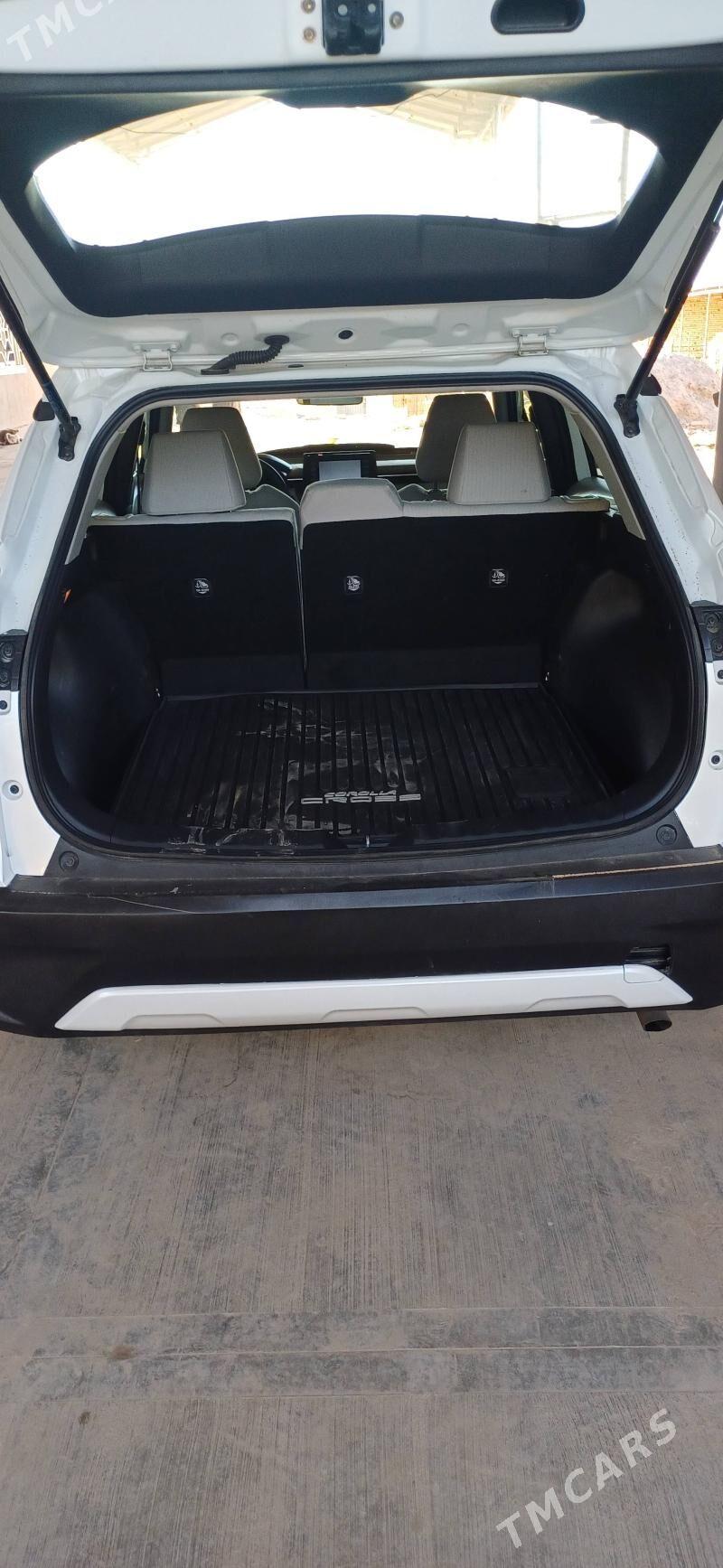 Toyota Corolla Cross 2021 - 330 000 TMT - Babadaýhan - img 6