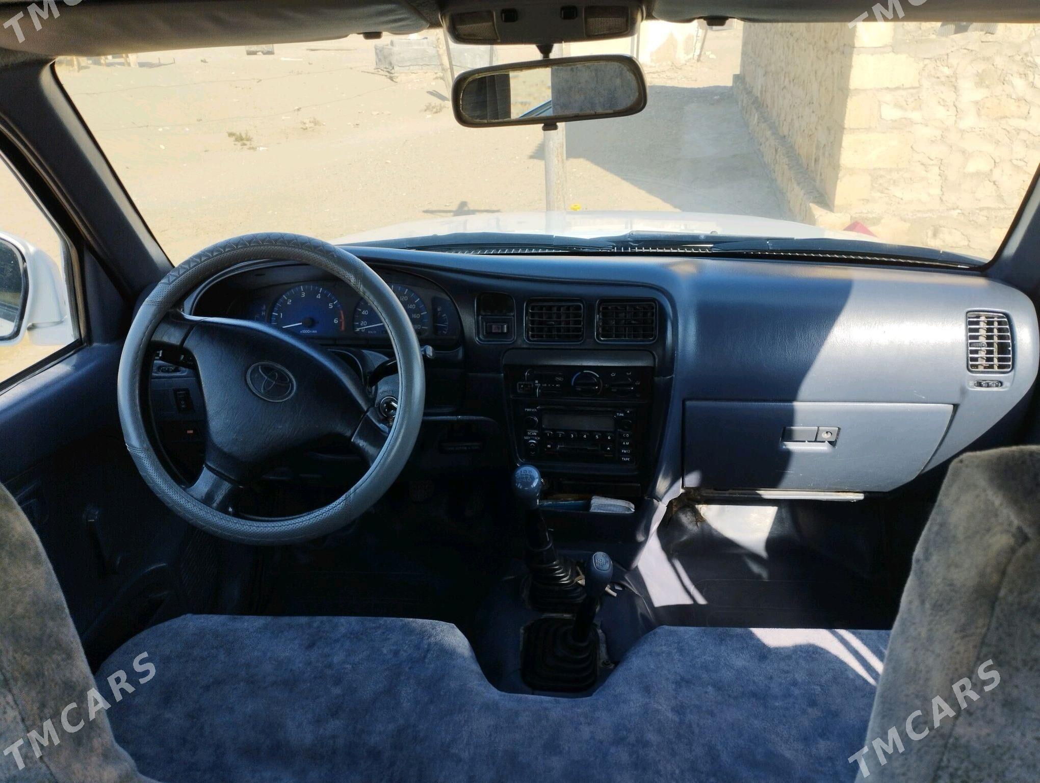 Toyota Hilux 2003 - 130 000 TMT - Balkanabat - img 5