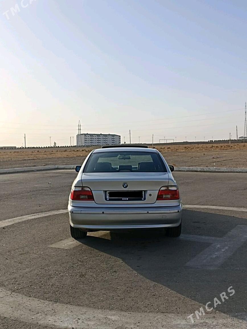 BMW E39 1999 - 100 000 TMT - Балканабат - img 2