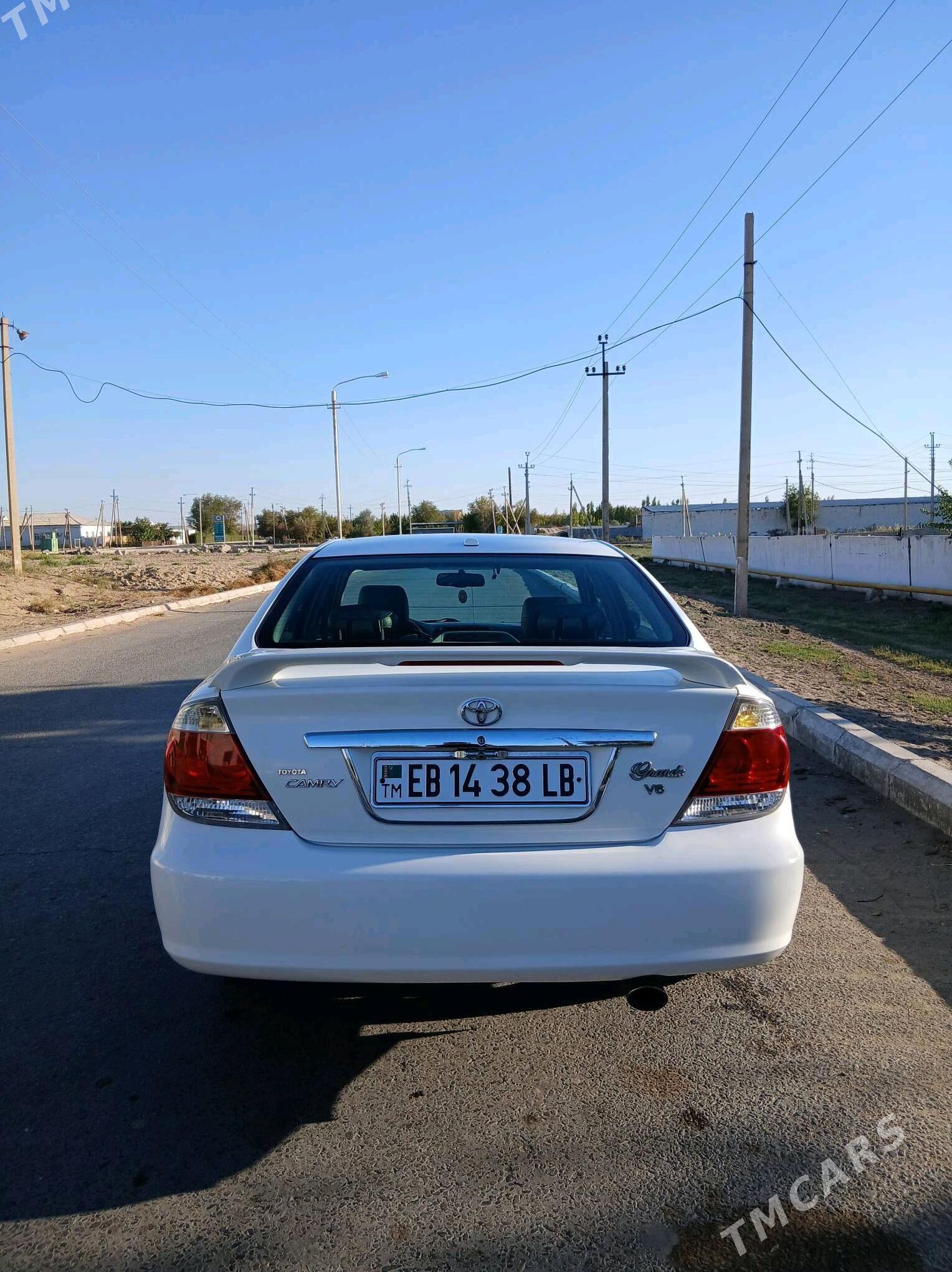 Toyota Camry 2004 - 168 000 TMT - Газаджак - img 4