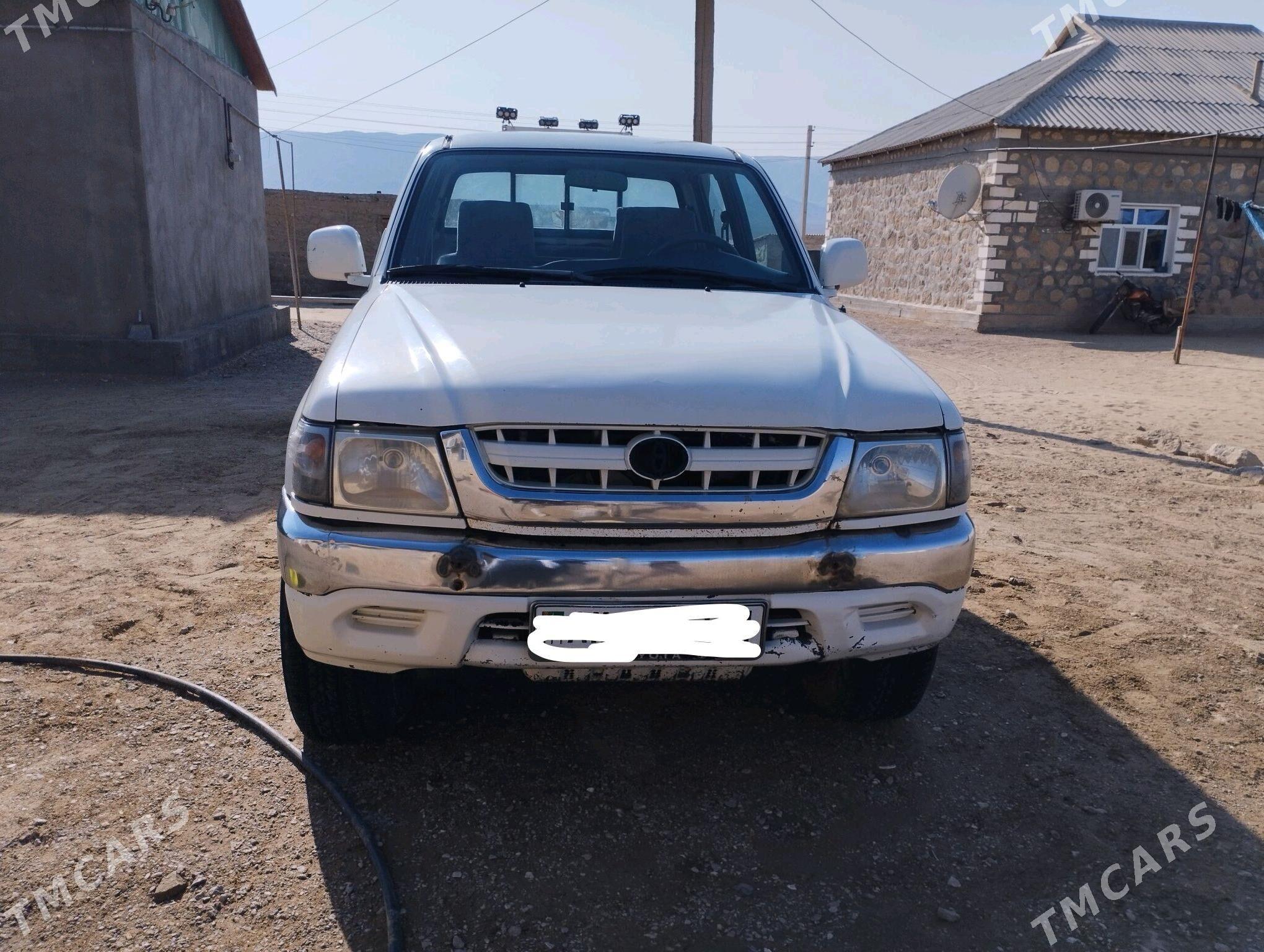 Toyota Hilux 2003 - 130 000 TMT - Balkanabat - img 7