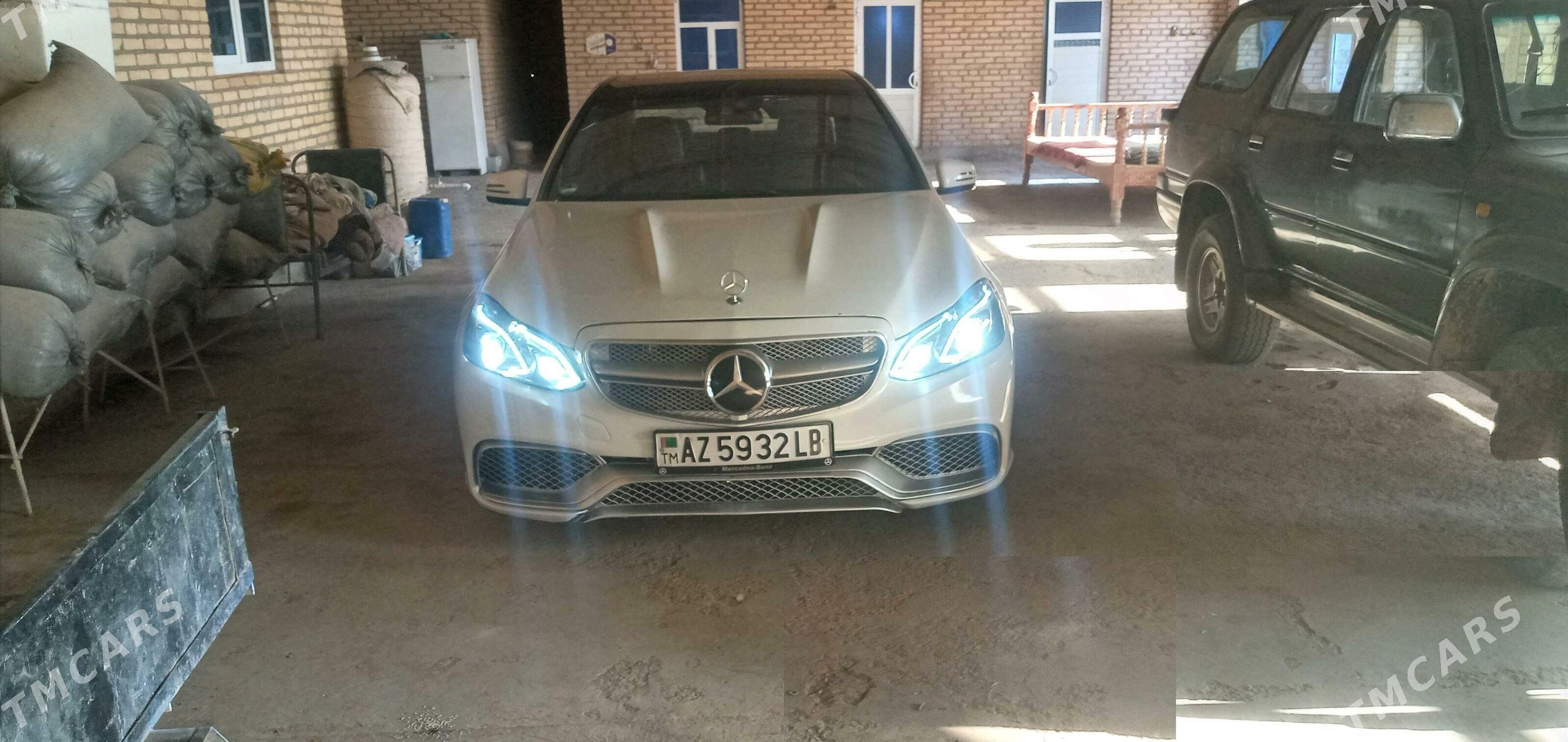 Mercedes-Benz W212 2010 - 300 000 TMT - Дянев - img 4