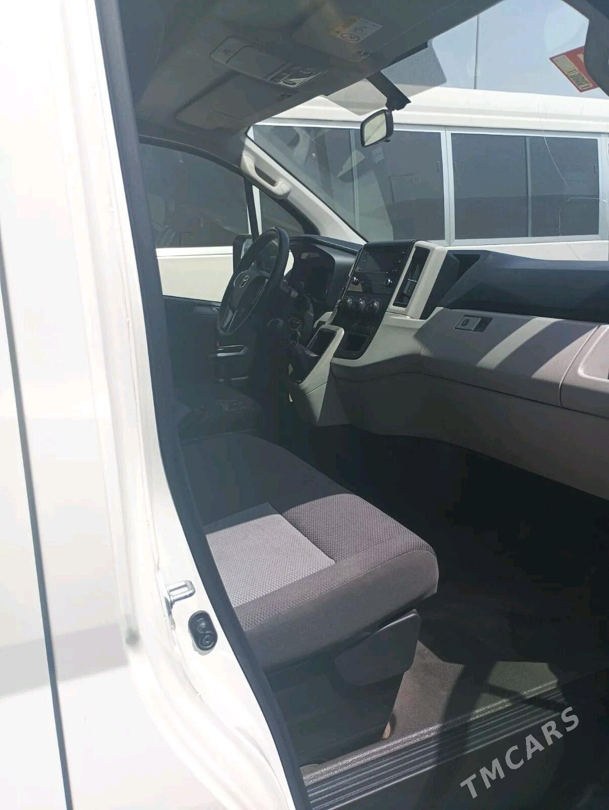 Toyota Hiace 2021 - 610 000 TMT - Кёнеургенч - img 4