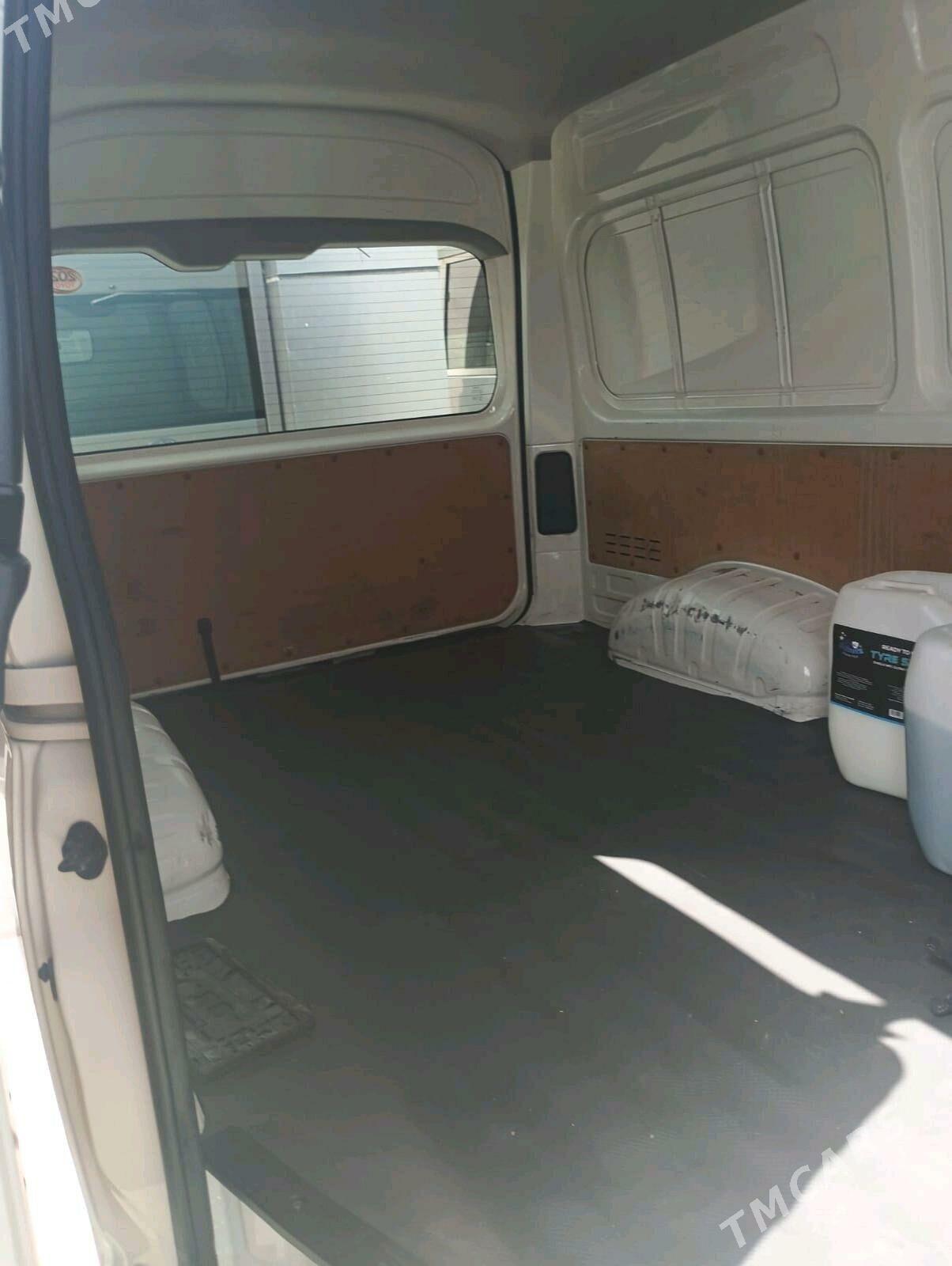 Toyota Hiace 2021 - 610 000 TMT - Кёнеургенч - img 7