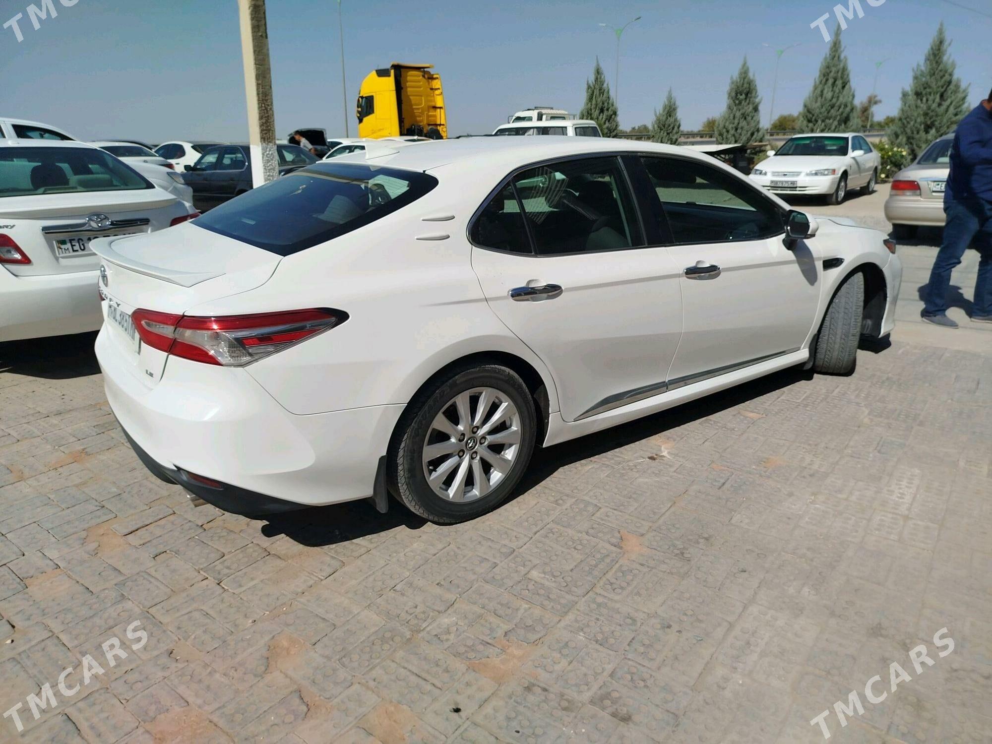Toyota Camry 2019 - 265 000 TMT - Мары - img 3