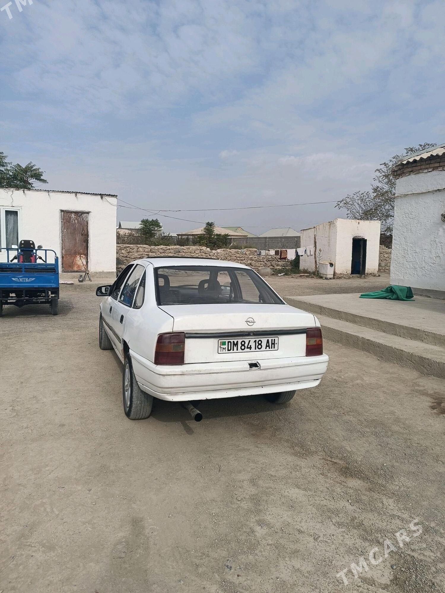 Opel Vectra 1990 - 28 000 TMT - Bäherden - img 2