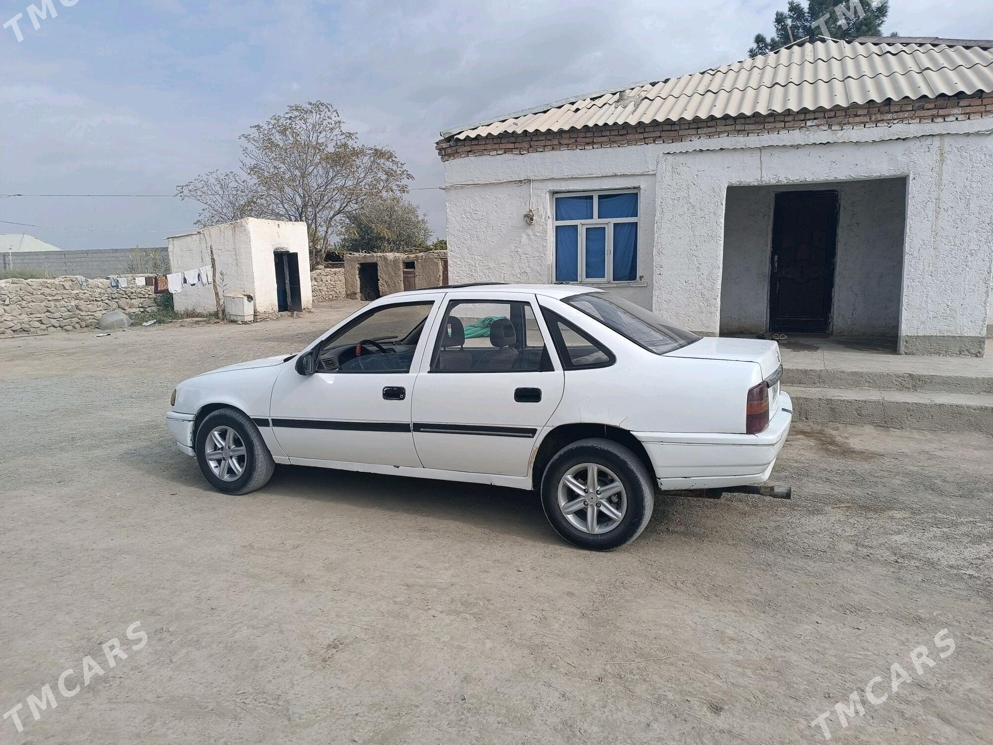 Opel Vectra 1990 - 28 000 TMT - Bäherden - img 3