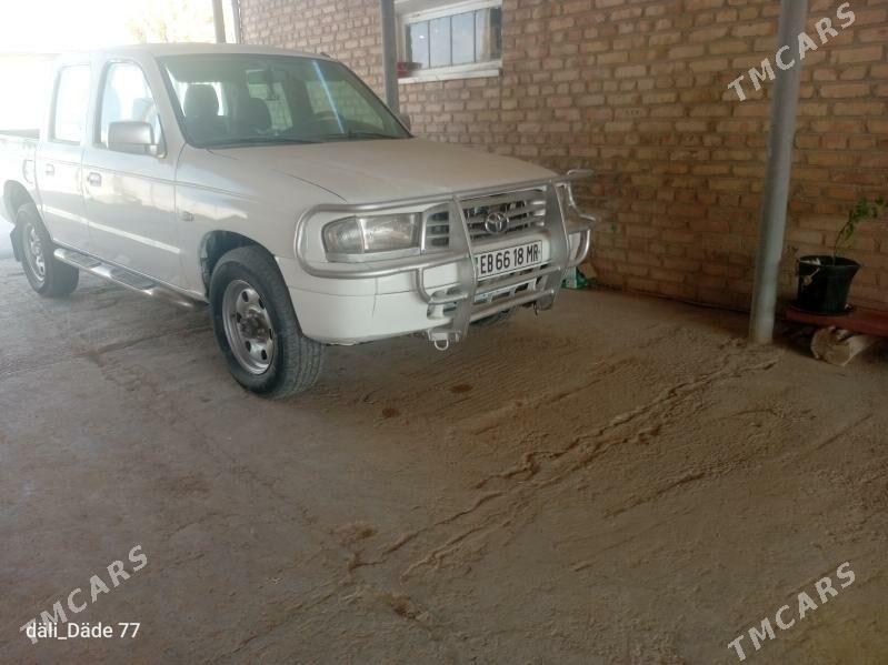 Toyota Hilux 2002 - 60 000 TMT - Sakarçäge - img 3