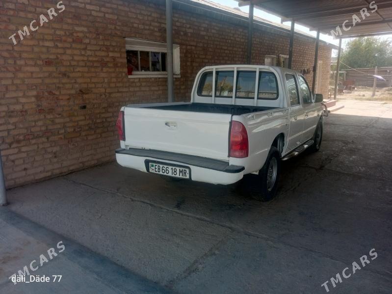 Toyota Hilux 2002 - 60 000 TMT - Sakarçäge - img 6