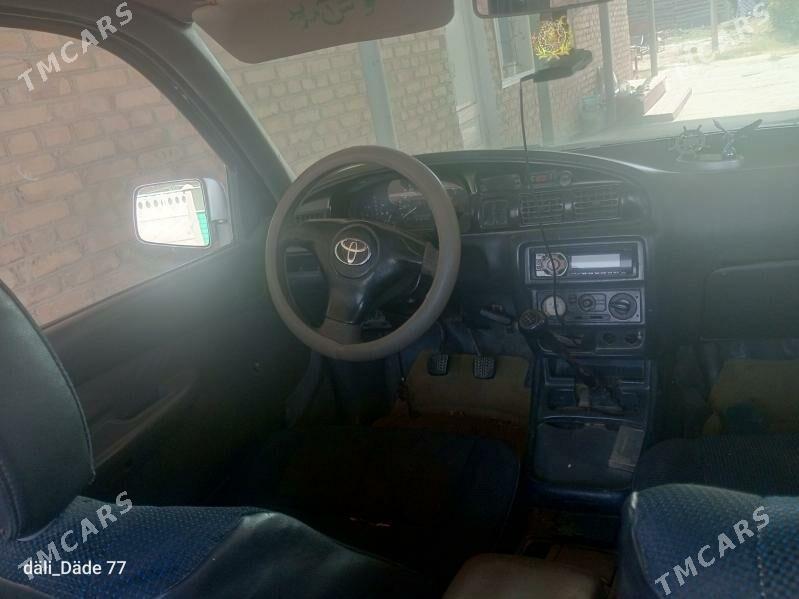 Toyota Hilux 2002 - 60 000 TMT - Sakarçäge - img 2