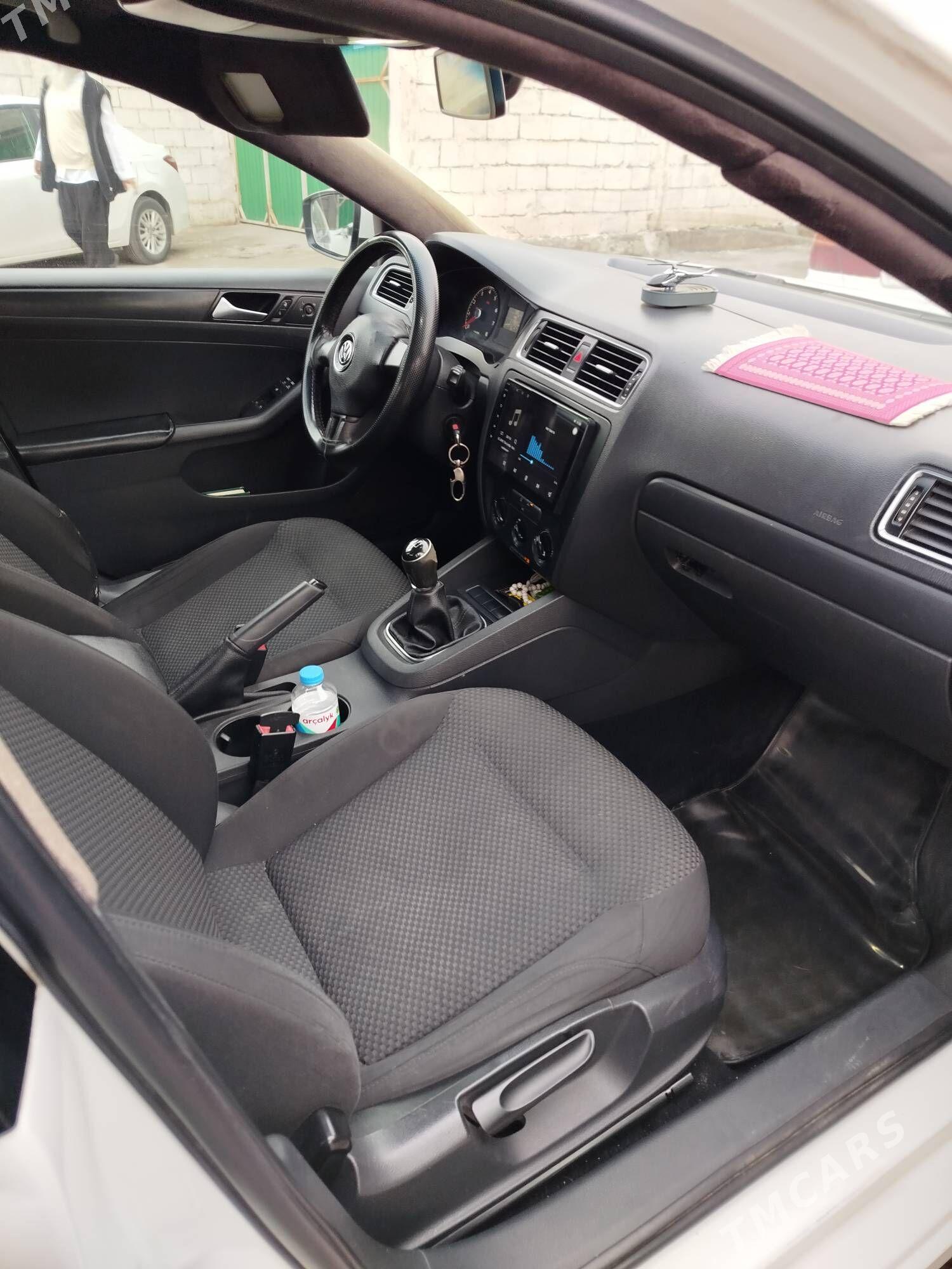 Volkswagen Jetta 2012 - 125 000 TMT - Büzmeýin GRES - img 7