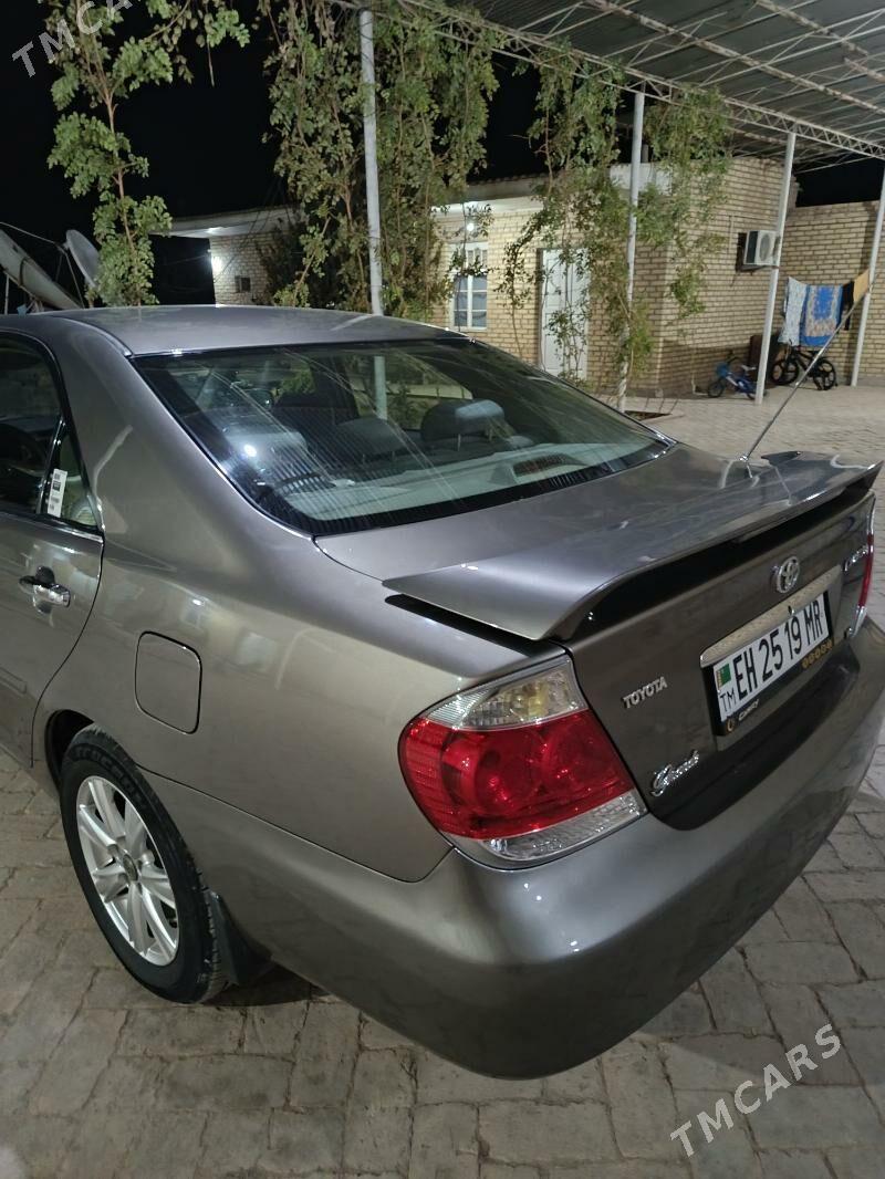 Toyota Camry 2005 - 190 000 TMT - Ёлётен - img 2