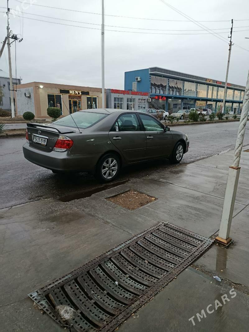 Toyota Camry 2005 - 190 000 TMT - Ёлётен - img 3