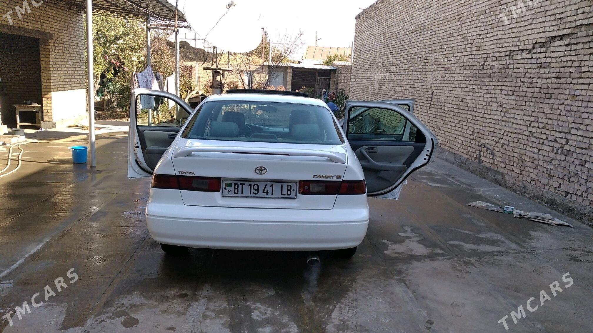 Toyota Camry 1998 - 126 000 TMT - Саят - img 9