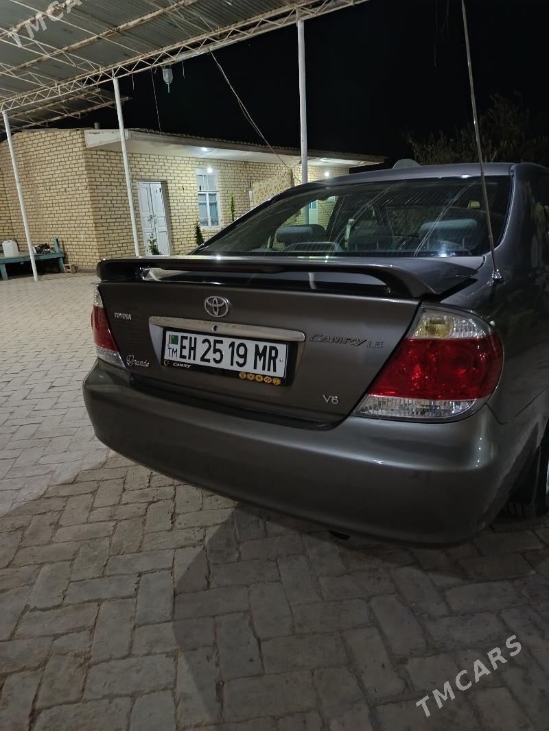 Toyota Camry 2005 - 190 000 TMT - Ёлётен - img 4