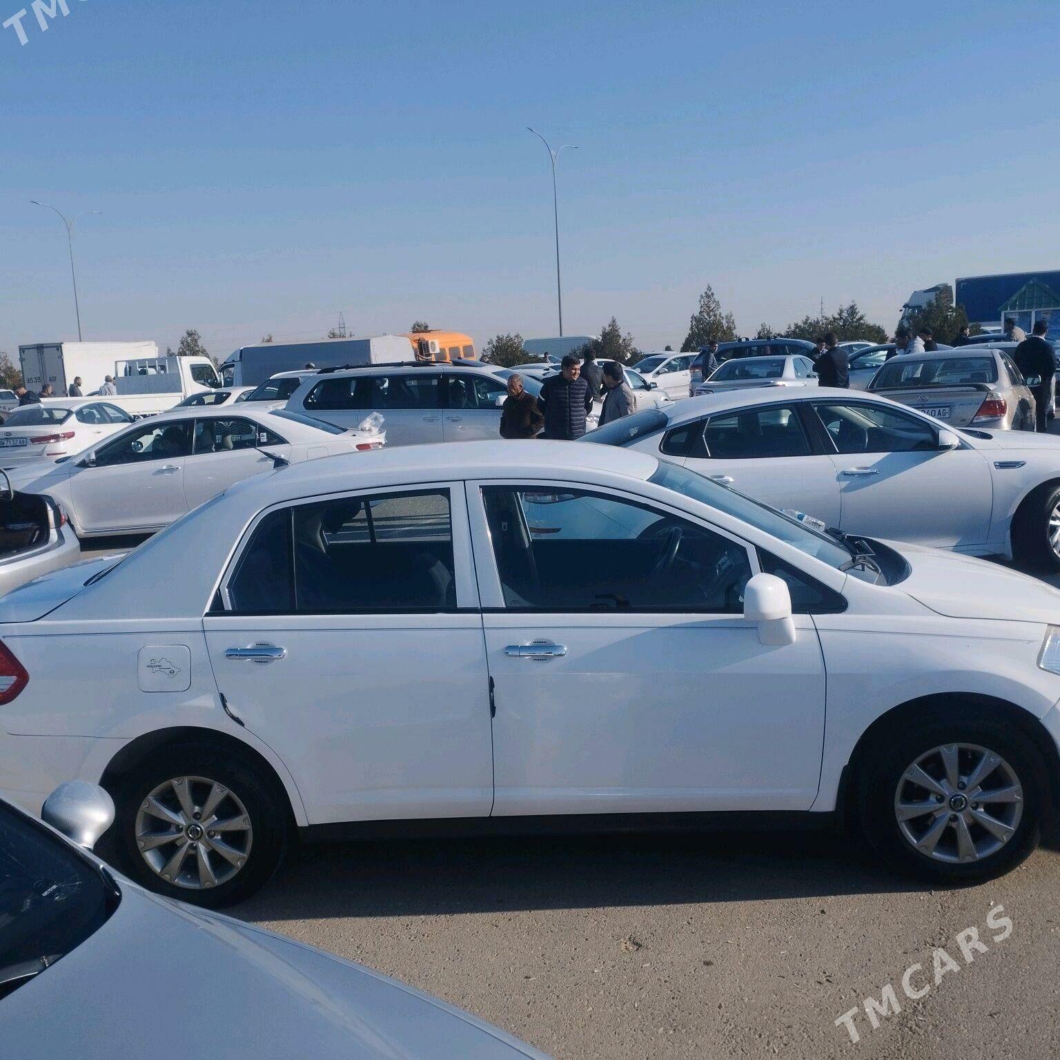 Nissan Versa 2009 - 120 000 TMT - Кака - img 2