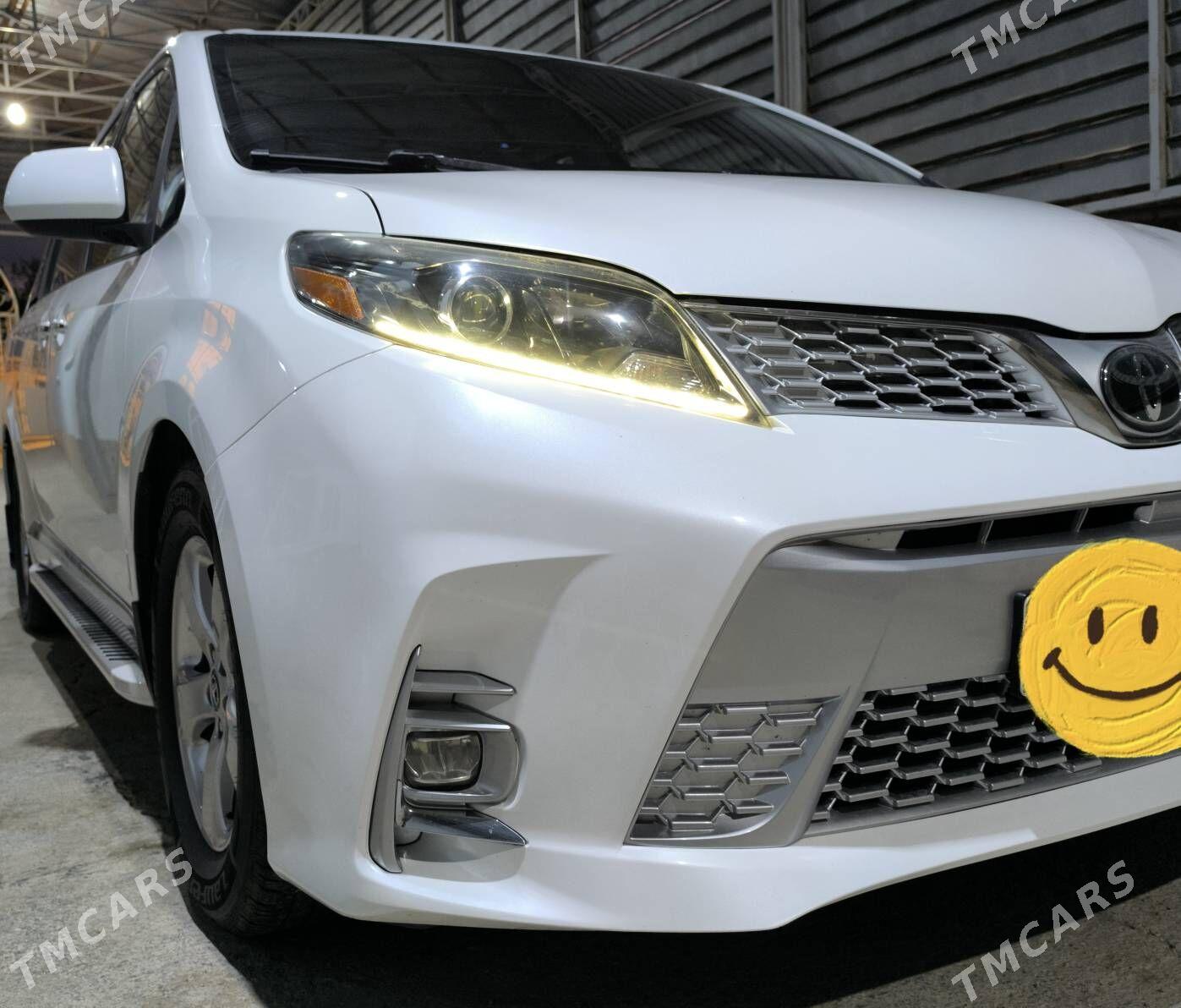 Toyota Sienna 2018 - 400 000 TMT - Bäherden - img 3