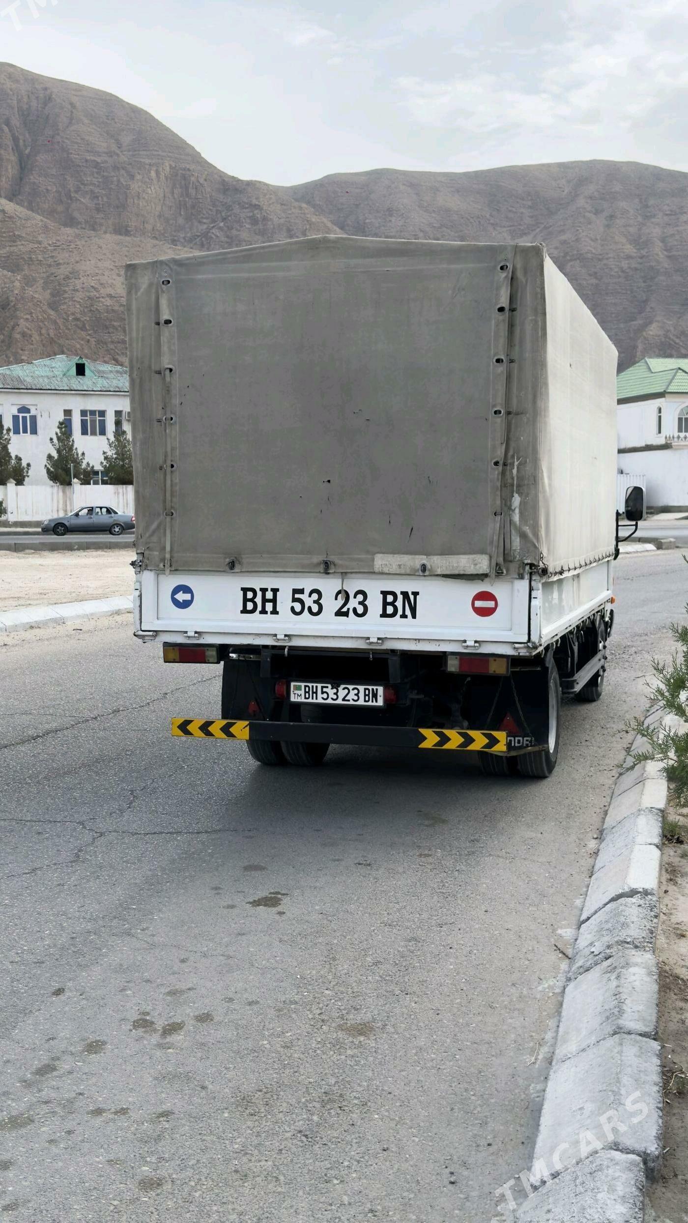 Mitsubishi Canter 2006 - 300 000 TMT - Балканабат - img 4