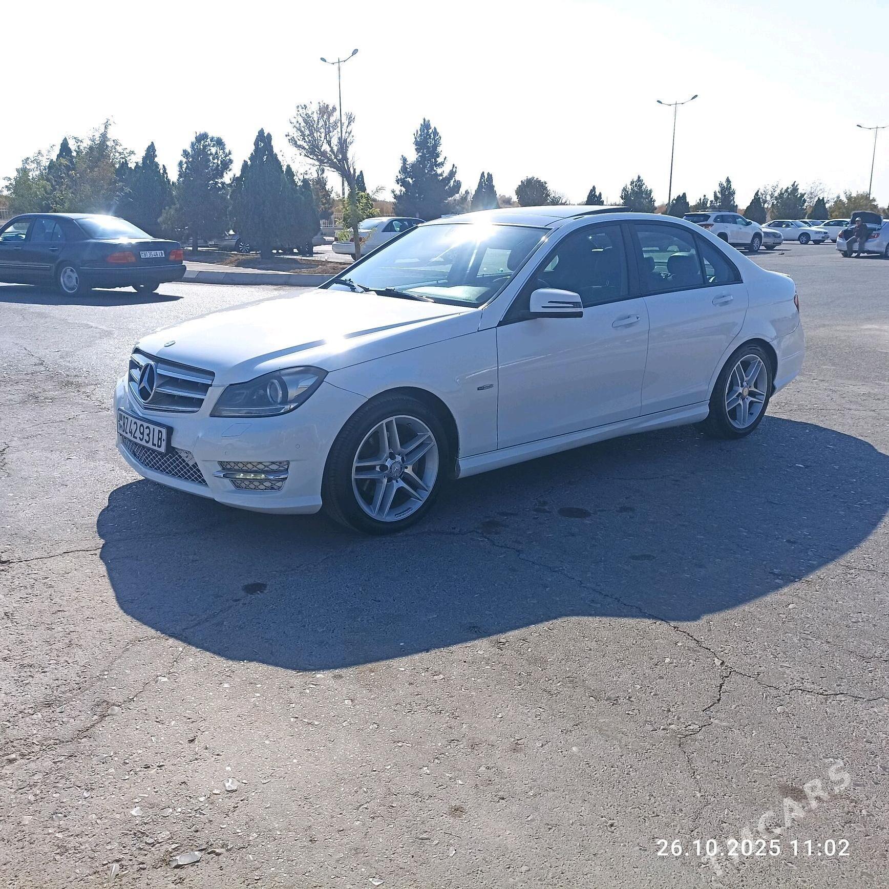 Mercedes-Benz C250 2012 - 170 000 TMT - Туркменабат - img 3