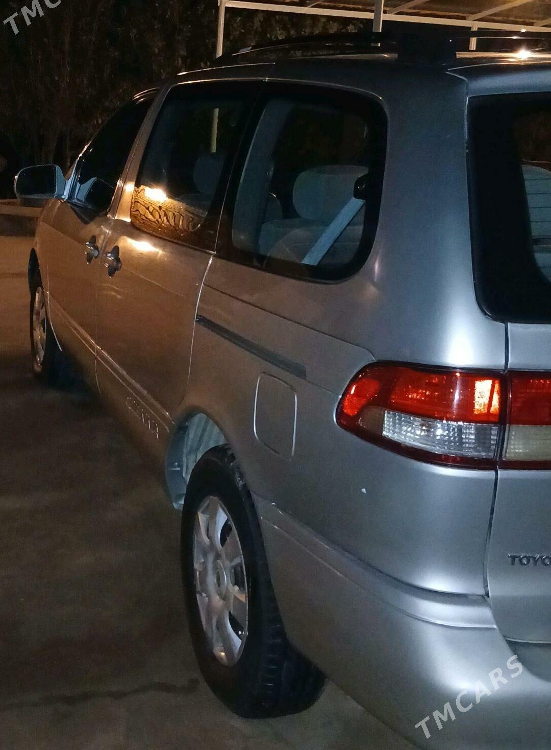 Toyota Sienna 2002 - 175 000 TMT - Гёкдепе - img 3