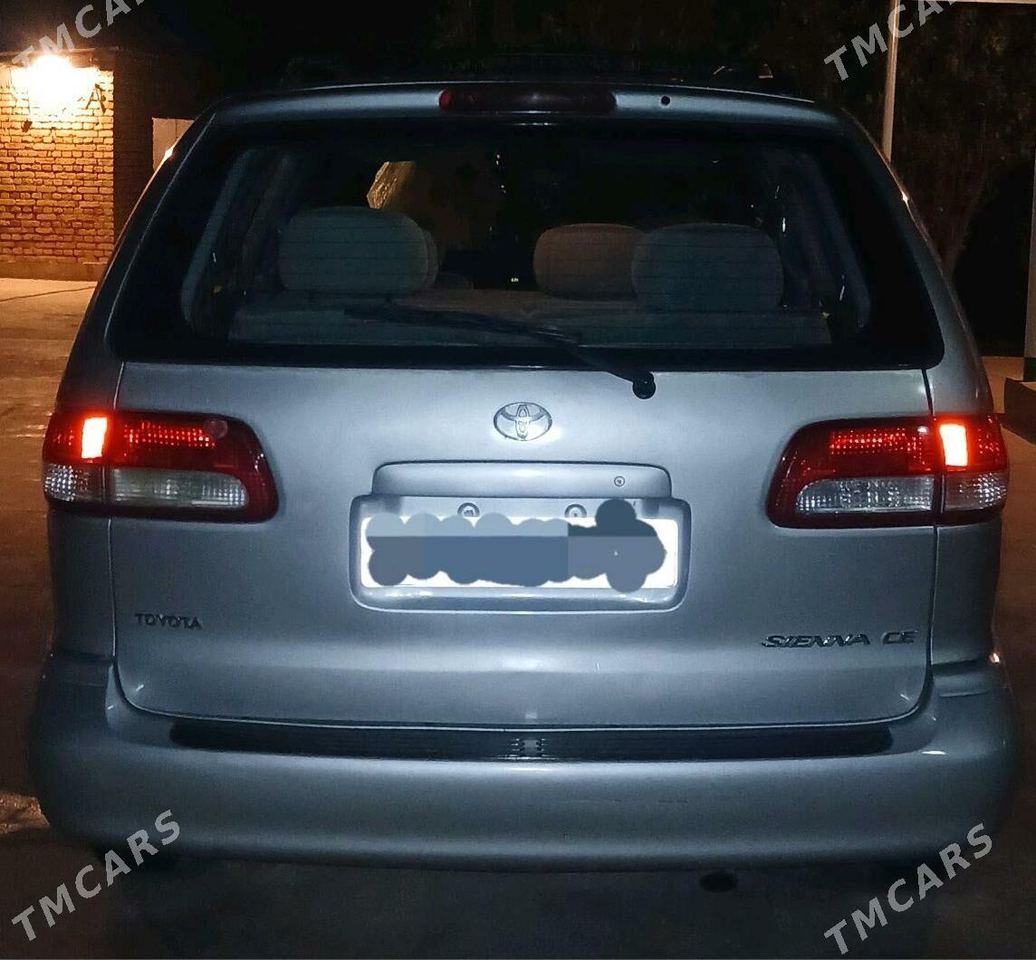 Toyota Sienna 2002 - 175 000 TMT - Гёкдепе - img 2