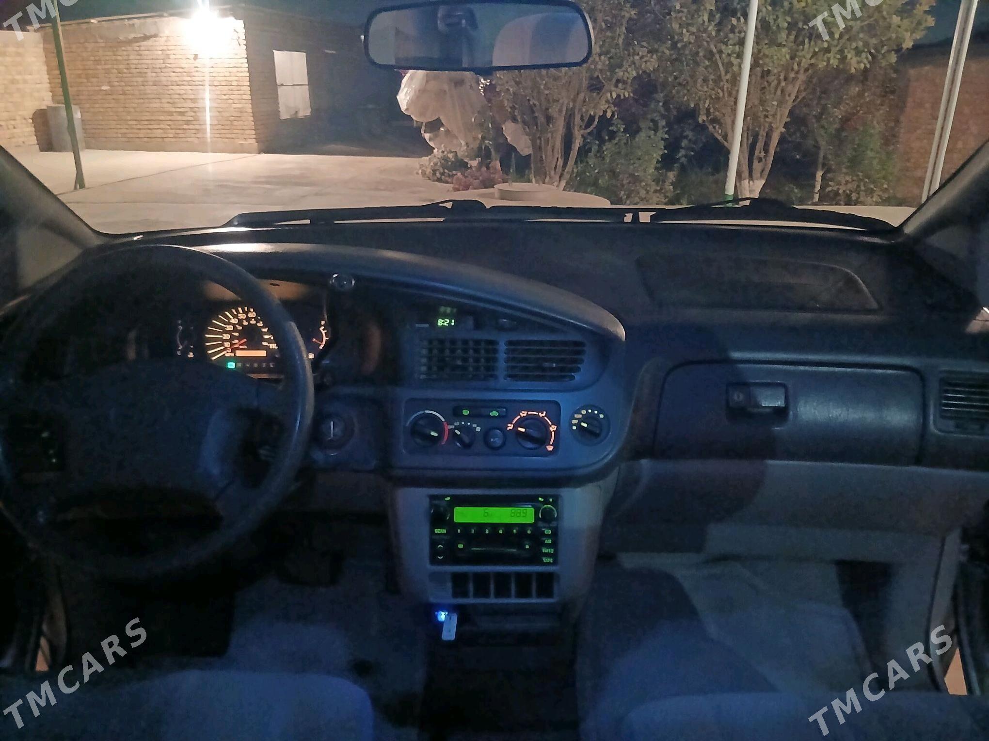 Toyota Sienna 2002 - 175 000 TMT - Гёкдепе - img 6