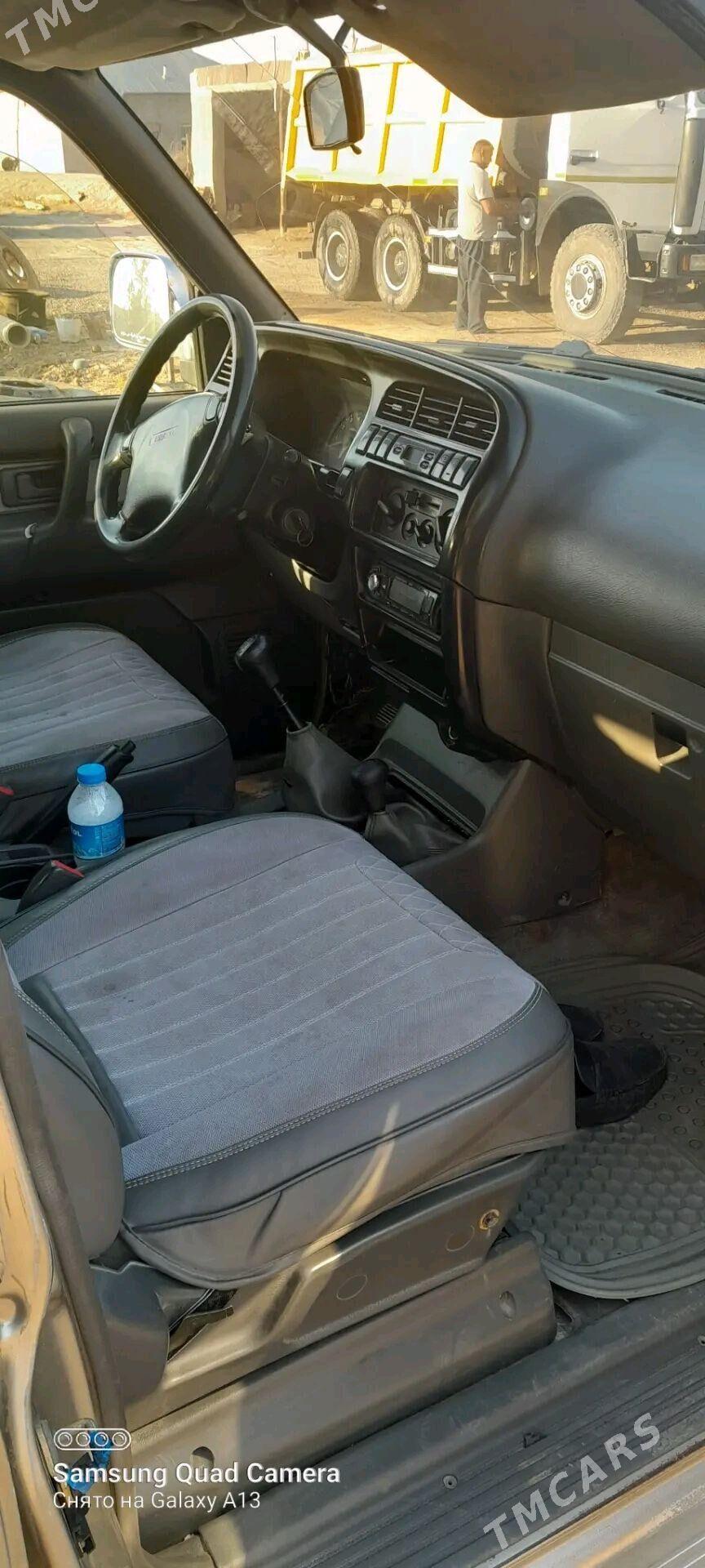 Isuzu Trooper 2002 - 90 000 TMT - Baýramaly - img 4