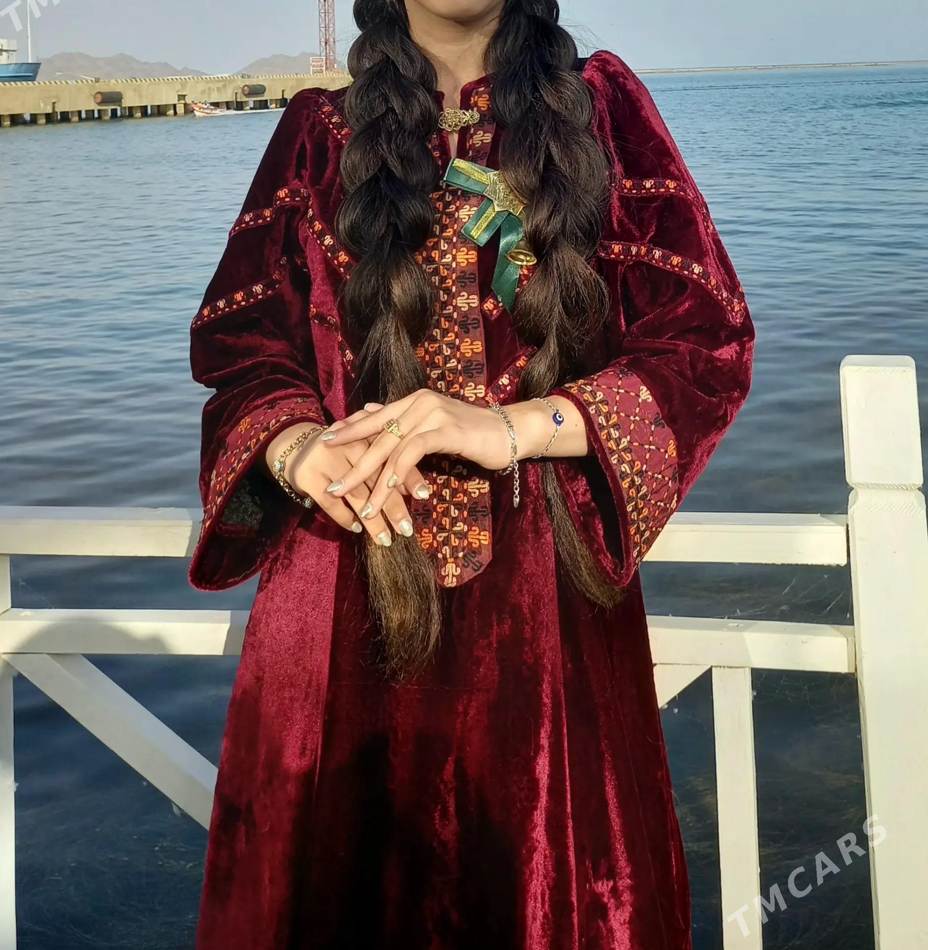 Ucurym Gyzyl koynek - Туркменбаши - img 1