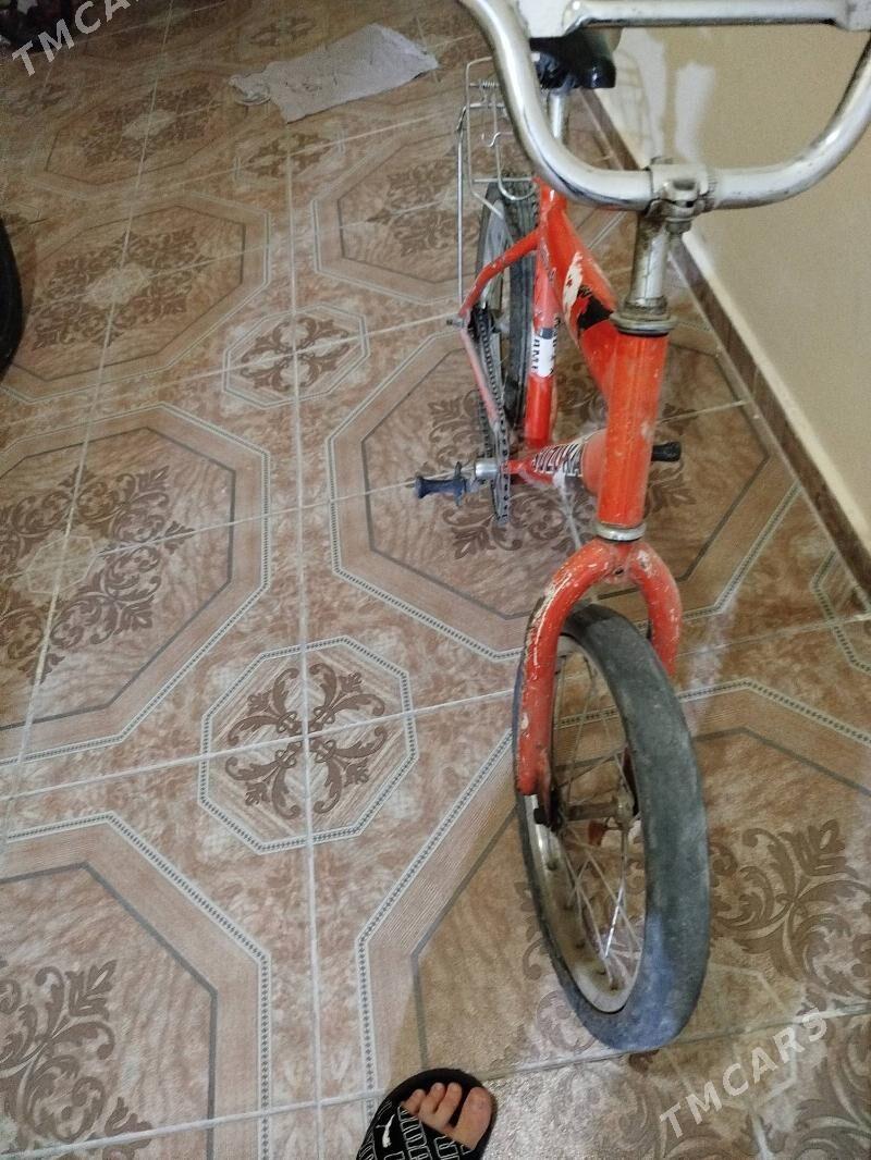 suzuka Tigir - Sowetskiý köç. (Garaşsyzlyk şaýoly) - img 1