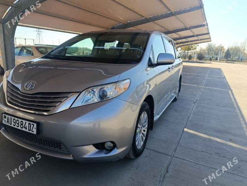Toyota Sienna 2010 - 310 000 TMT - Гурбансолтан Едже - img 1