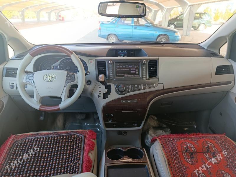 Toyota Sienna 2010 - 310 000 TMT - Гурбансолтан Едже - img 9