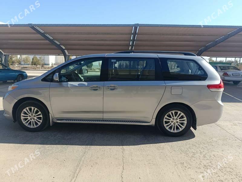 Toyota Sienna 2010 - 310 000 TMT - Гурбансолтан Едже - img 6