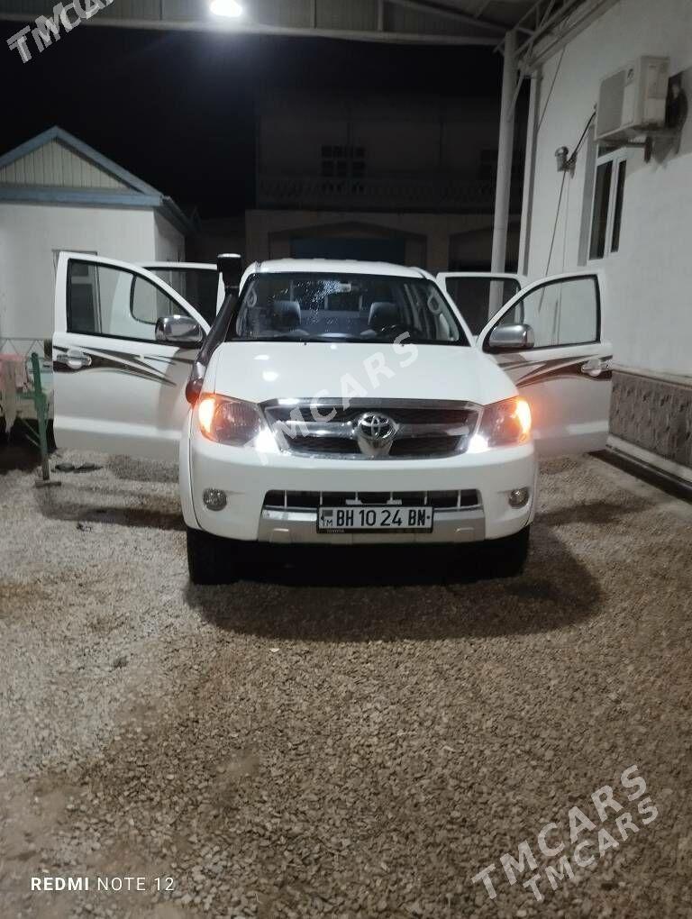 Toyota Hilux 2007 - 210 000 TMT - Эсенгулы - img 7