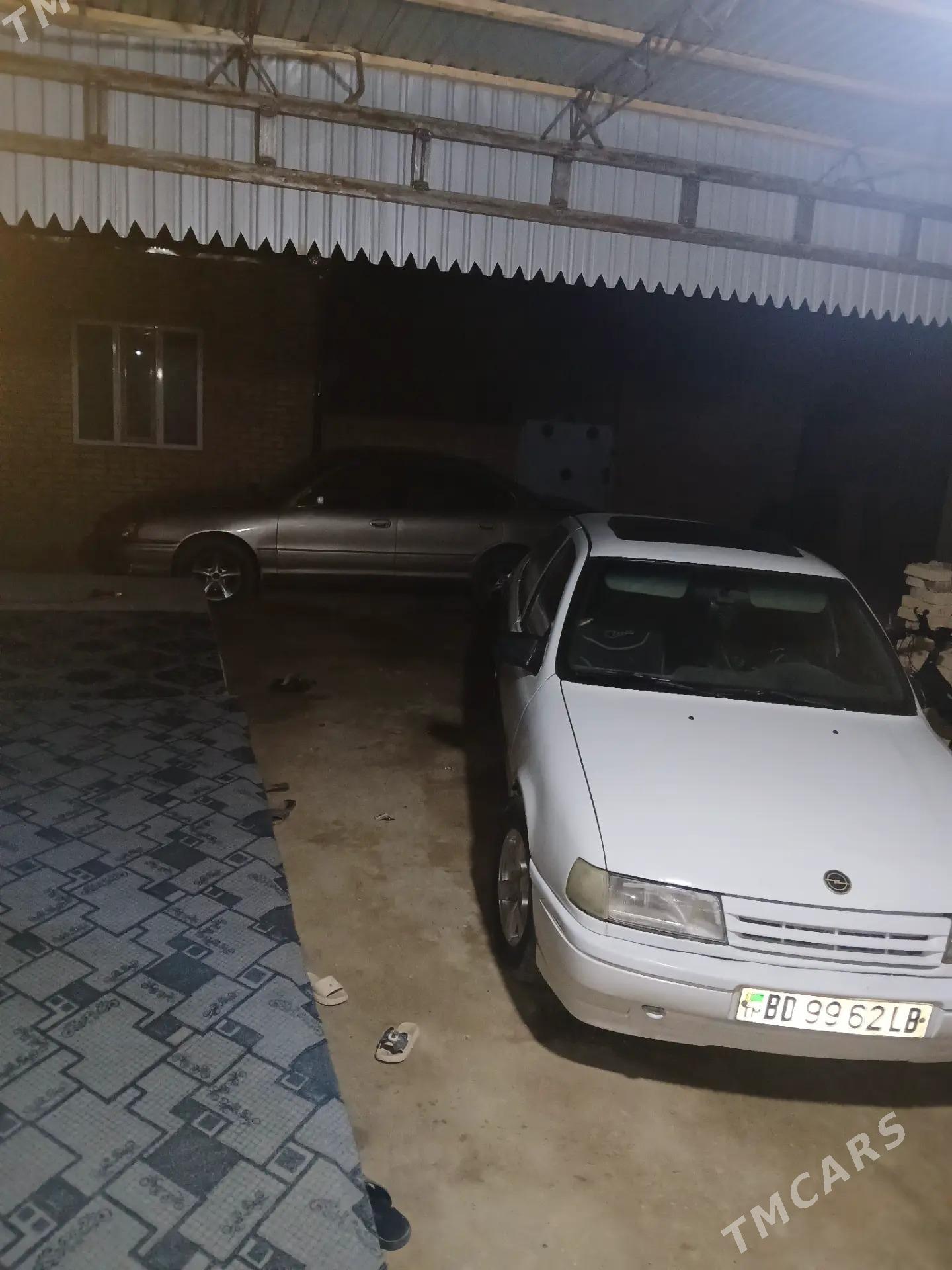 Opel Vectra 1990 - 35 000 TMT - Darganata - img 5