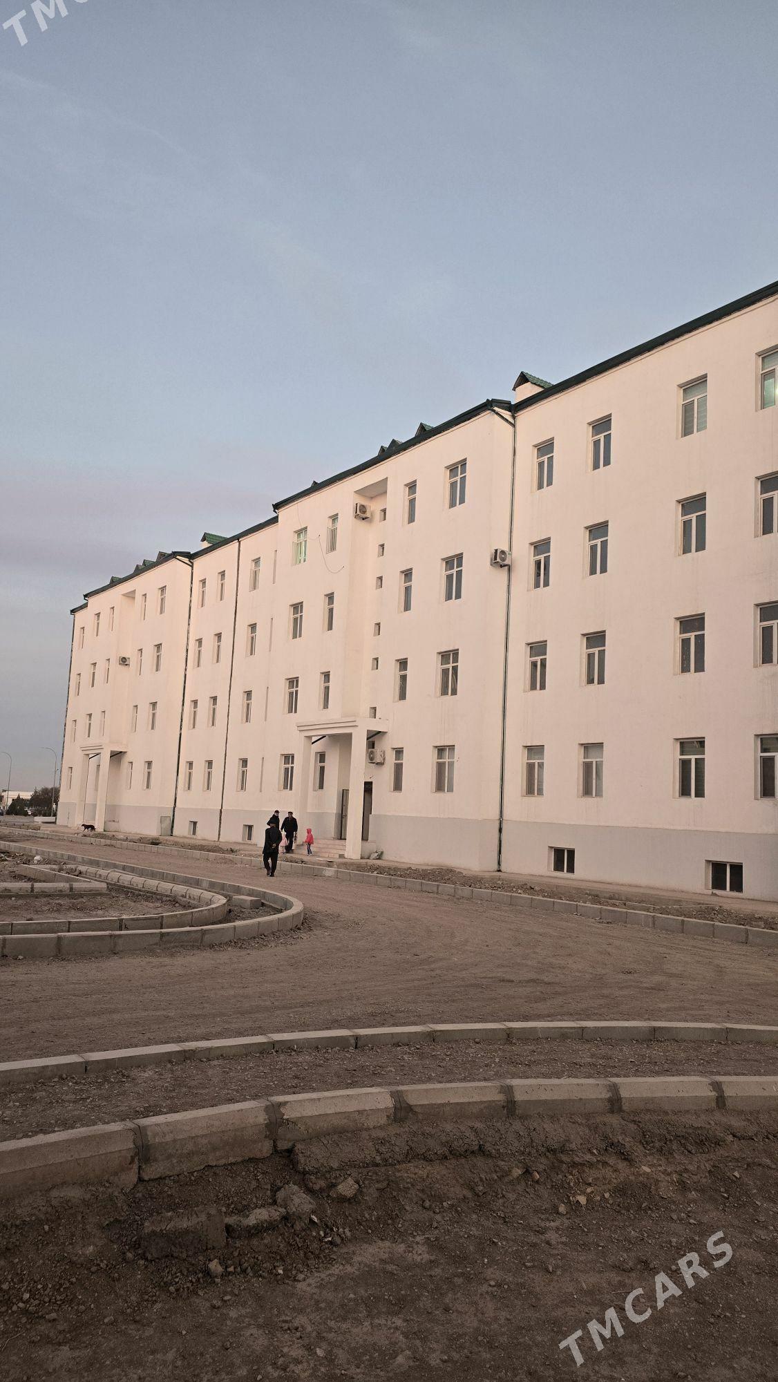 Рысгал 4нжи этаж 3ком 178м² - Daşoguz - img 1