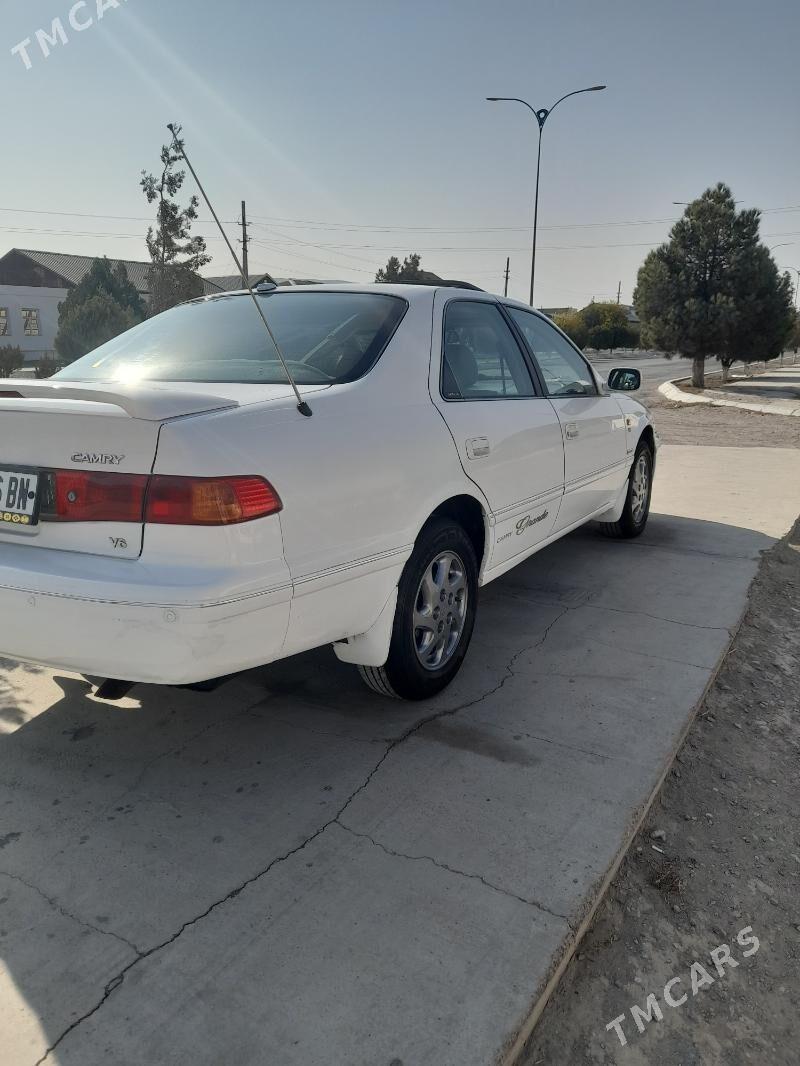 Toyota Camry 1998 - 135 000 TMT - Гызыларбат - img 3