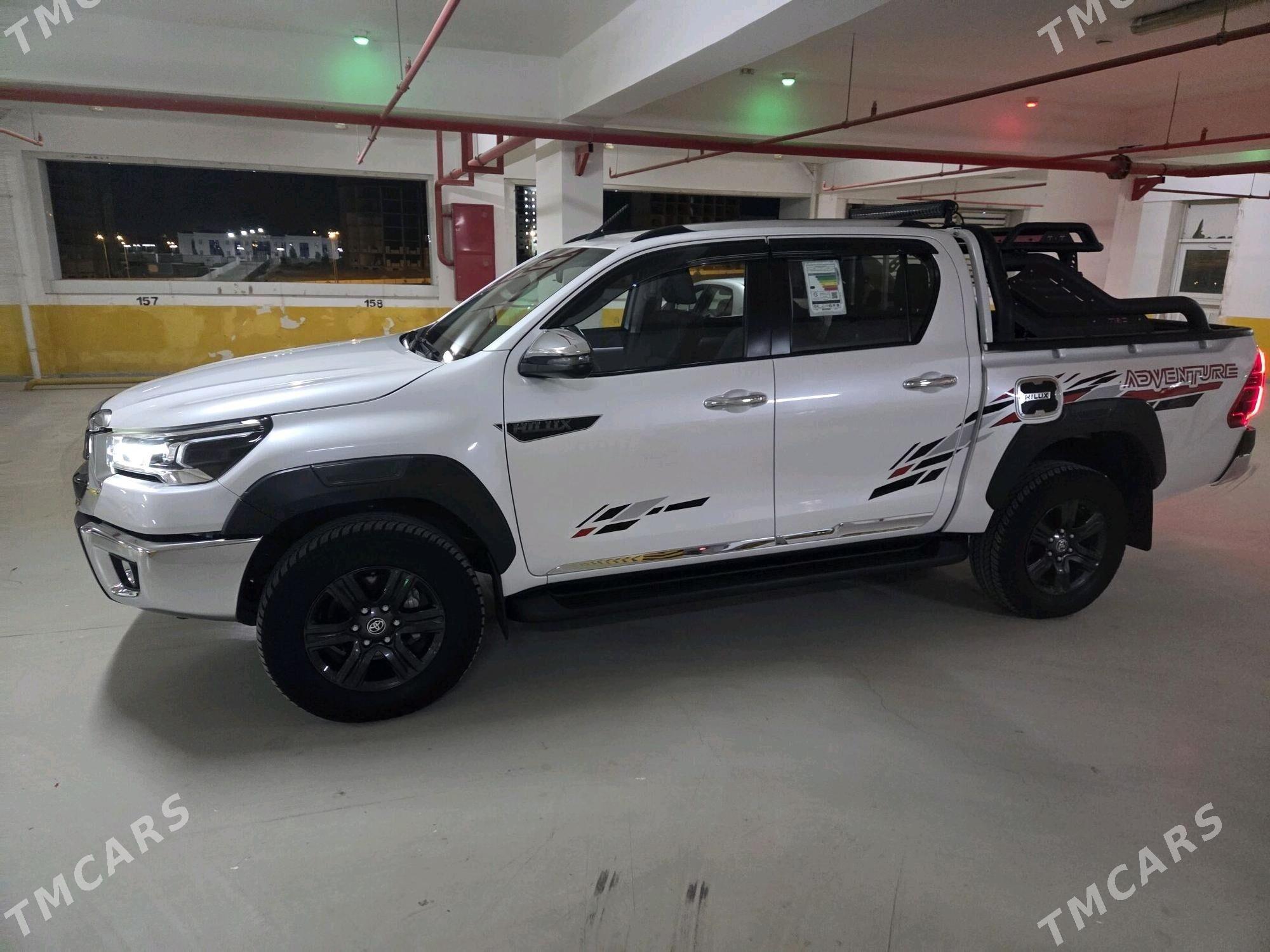 Toyota Hilux 2024 - 685 000 TMT - Aşgabat - img 5