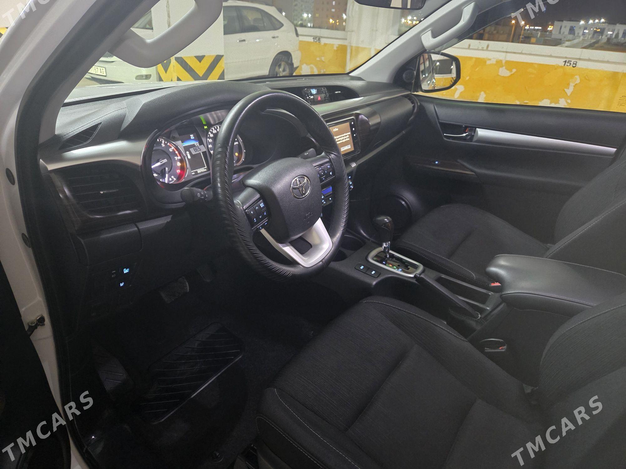 Toyota Hilux 2024 - 685 000 TMT - Aşgabat - img 6