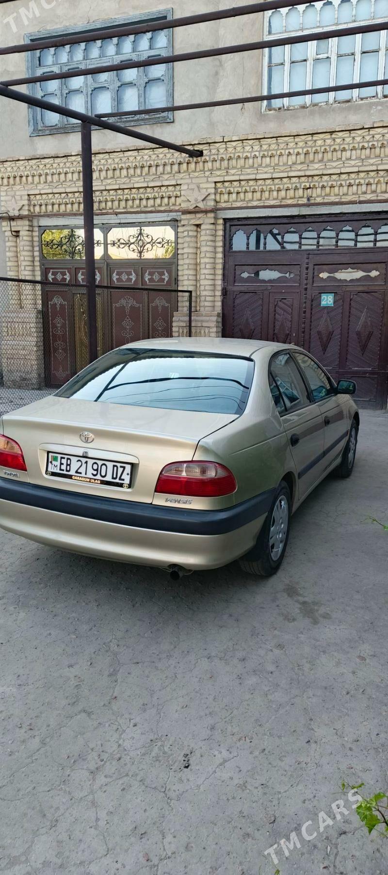 Toyota Avensis 2002 - 120 000 TMT - Дашогуз - img 2