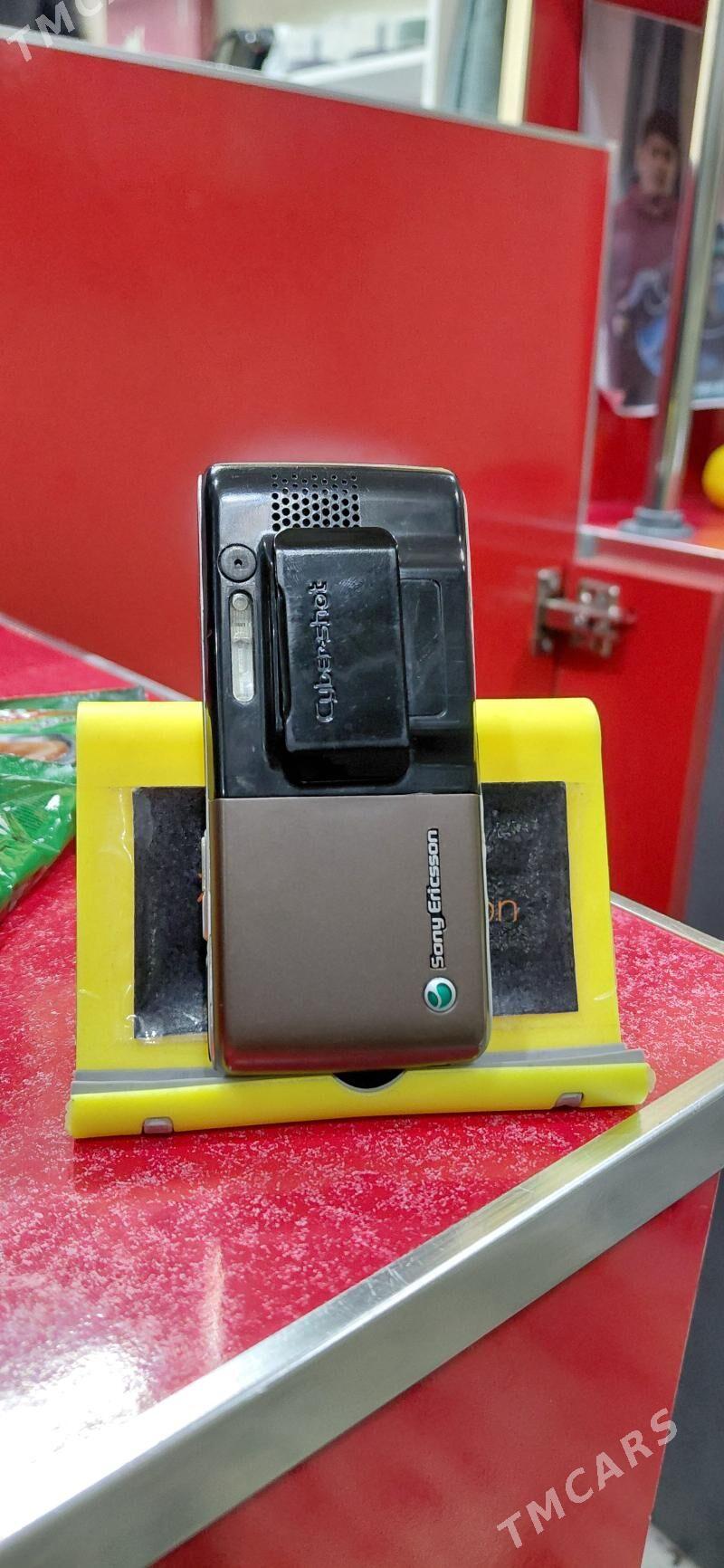 Sony erikson K800i - Büzmeýin - img 2