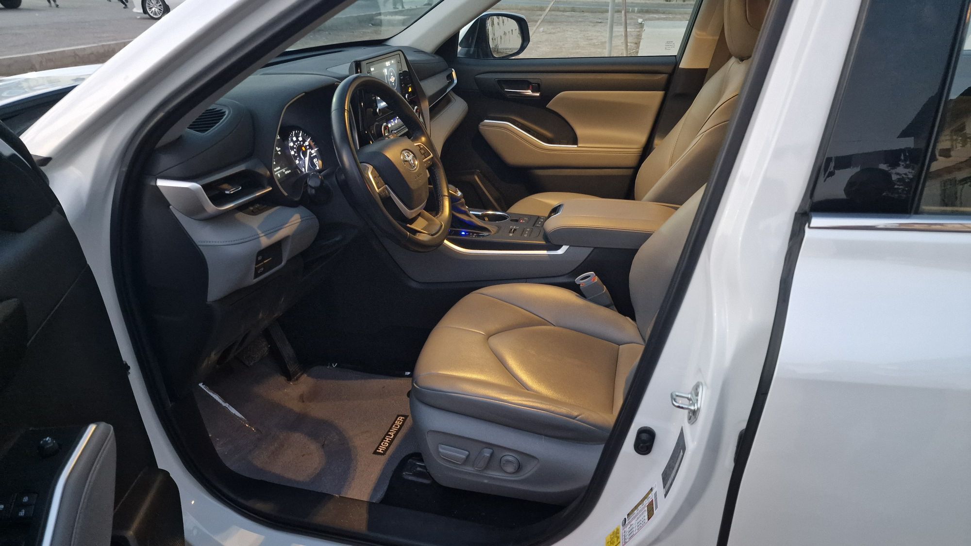 Toyota Highlander 2022 - 640 000 TMT - Ашхабад - img 10