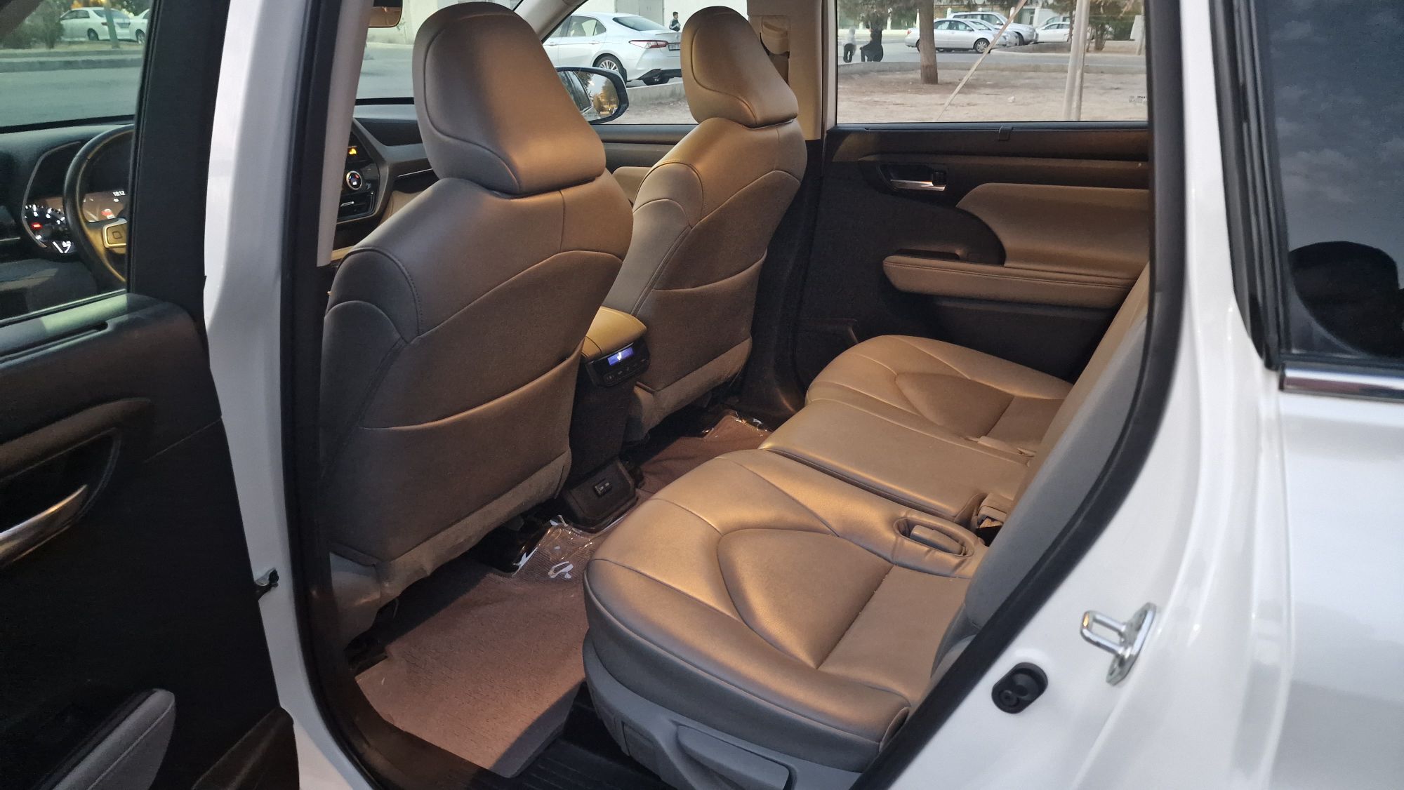 Toyota Highlander 2022 - 640 000 TMT - Ашхабад - img 8