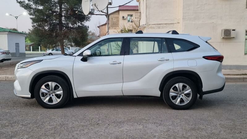 Toyota Highlander 2022 - 640 000 TMT - Ашхабад - img 4