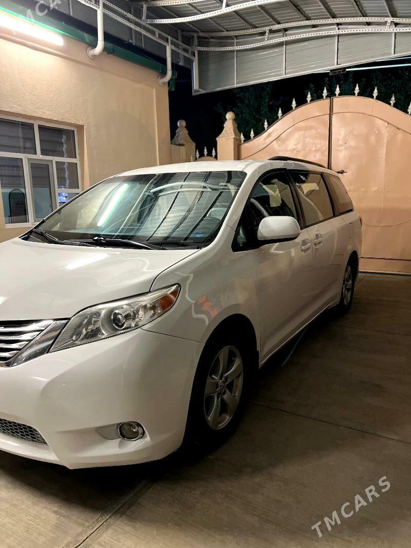 Toyota Sienna 2015 - 340 000 TMT - Ашхабад - img 4