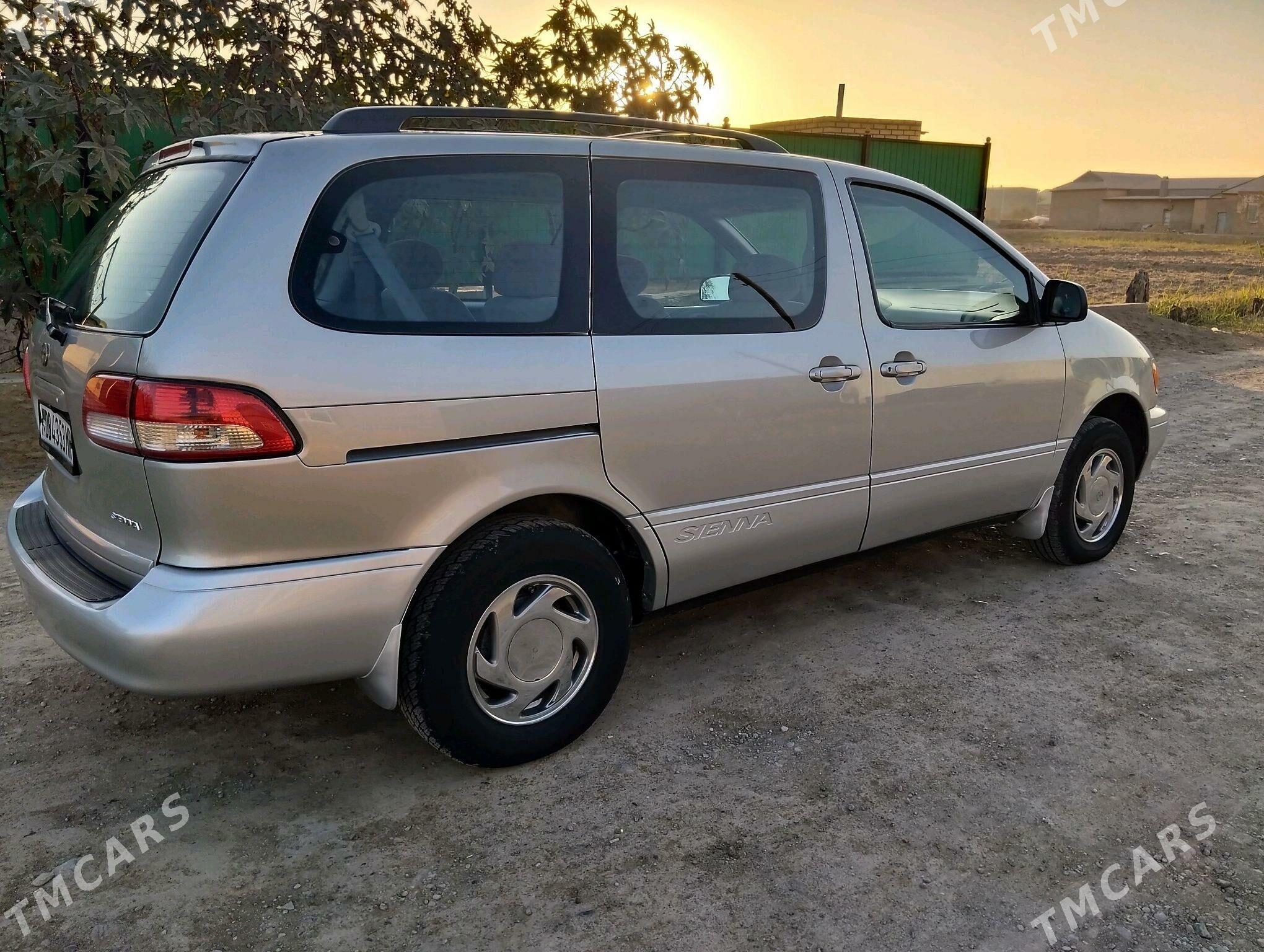 Toyota Sienna 2002 - 176 000 TMT - Mary - img 4