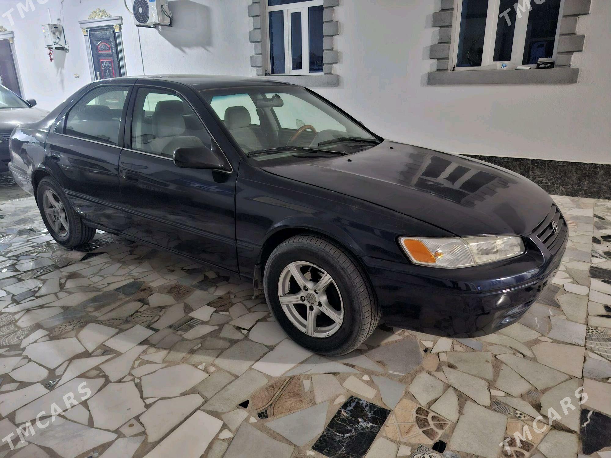 Toyota Camry 1999 - 125 000 TMT - Халач - img 2