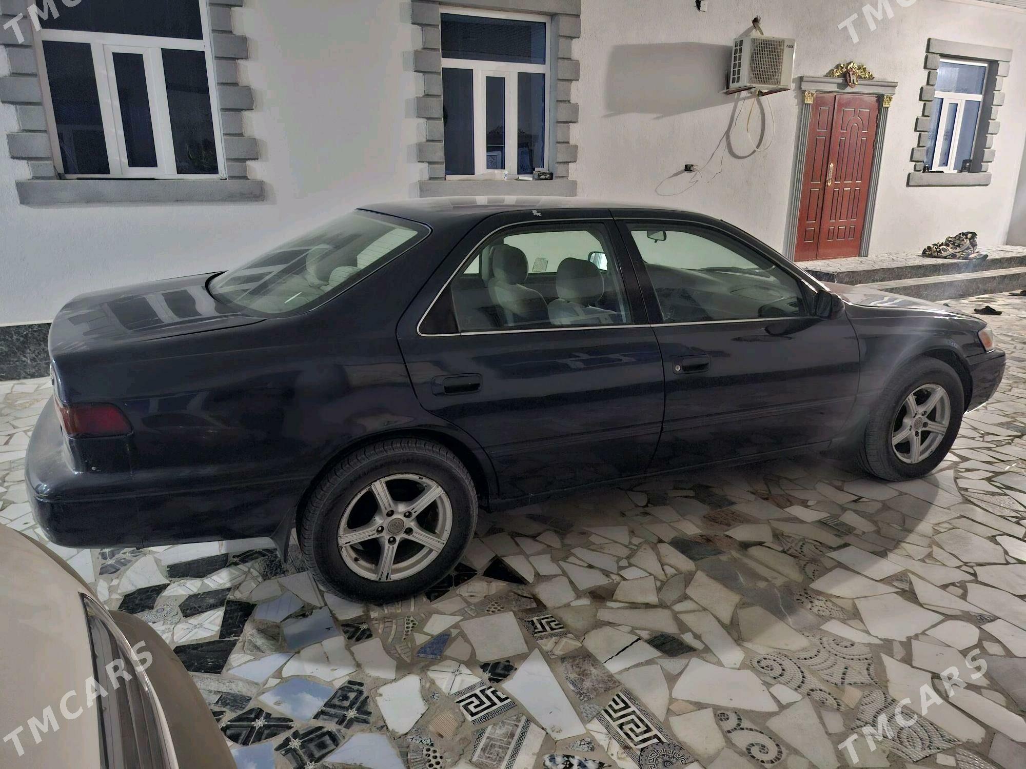 Toyota Camry 1999 - 125 000 TMT - Халач - img 4