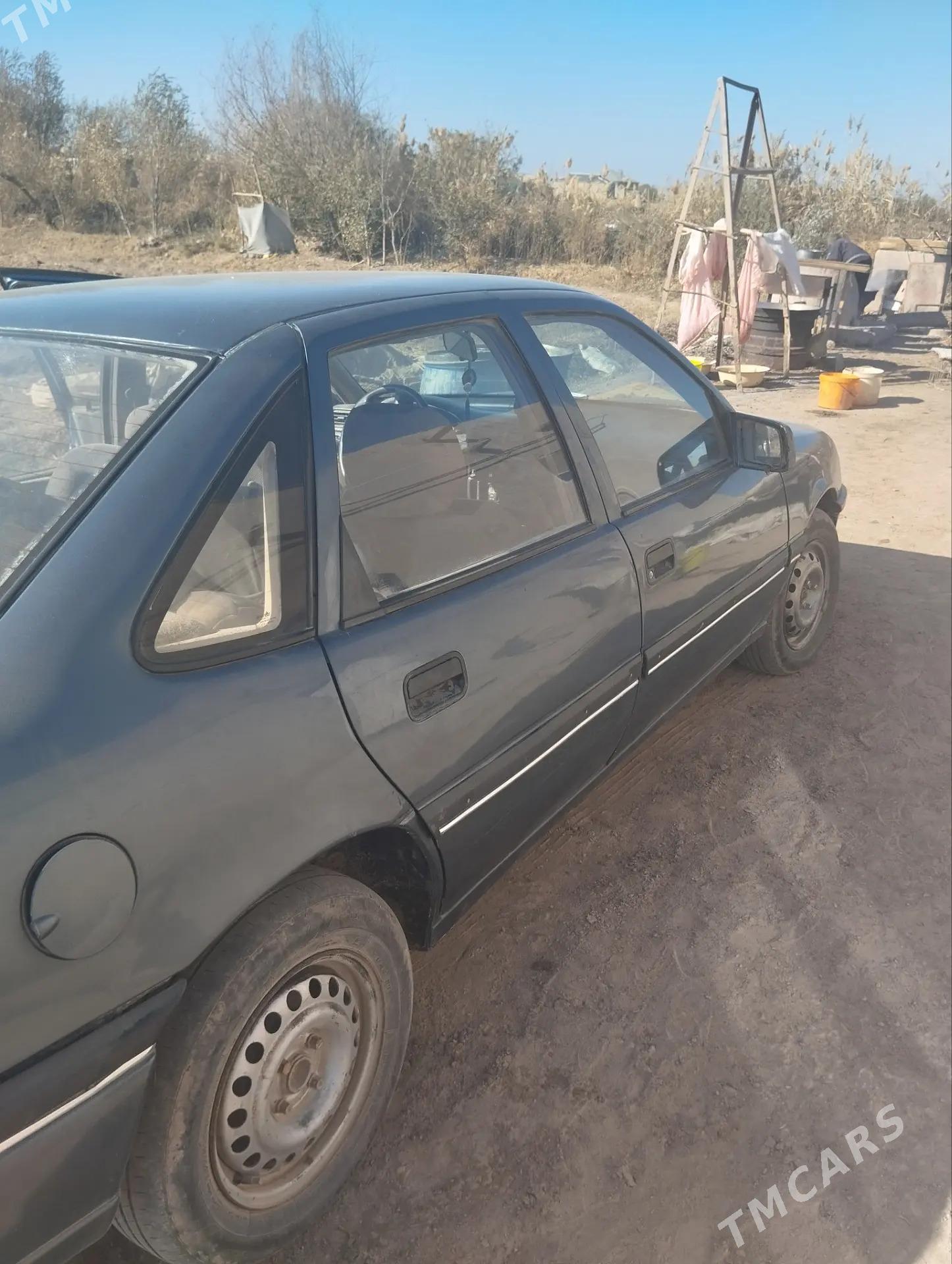 Opel Vectra 1993 - 30 000 TMT - Рухубелентский этрап - img 3