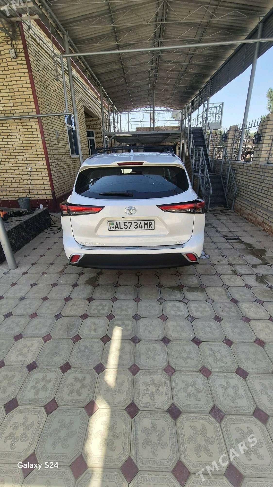 Toyota Highlander 2021 - 550 000 TMT - Baýramaly - img 5