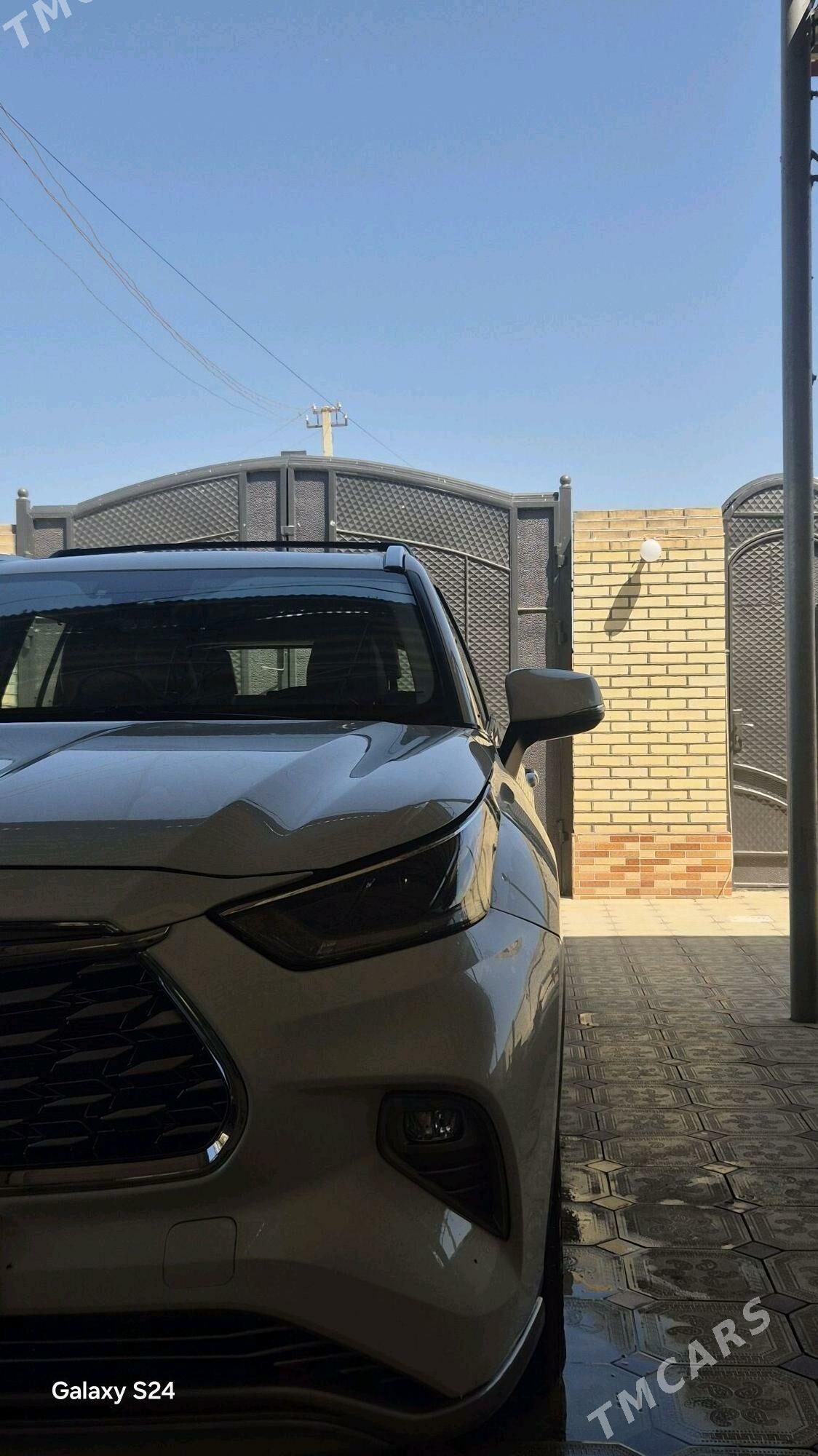 Toyota Highlander 2021 - 550 000 TMT - Baýramaly - img 8